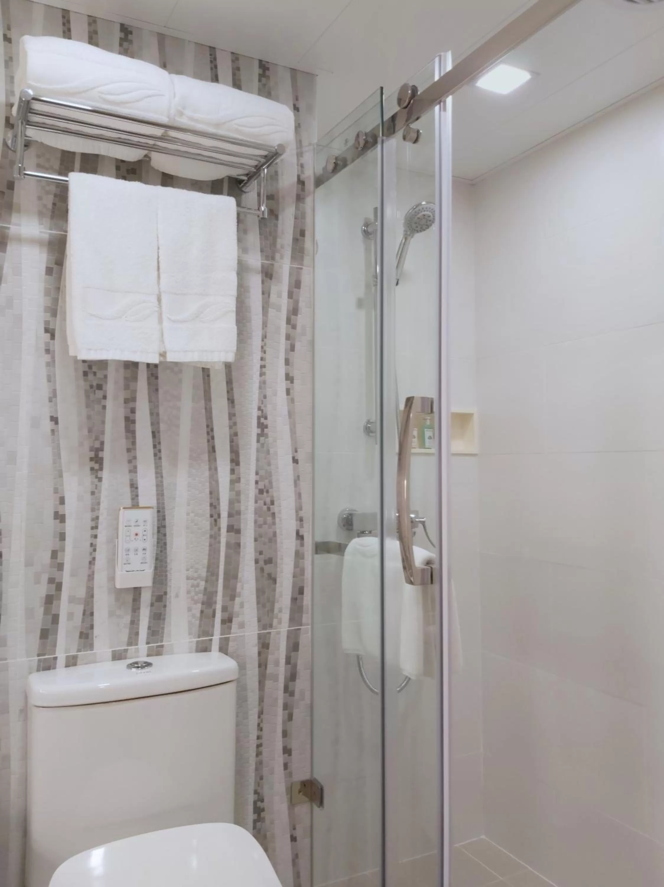 Shower in South Pacific Hotel