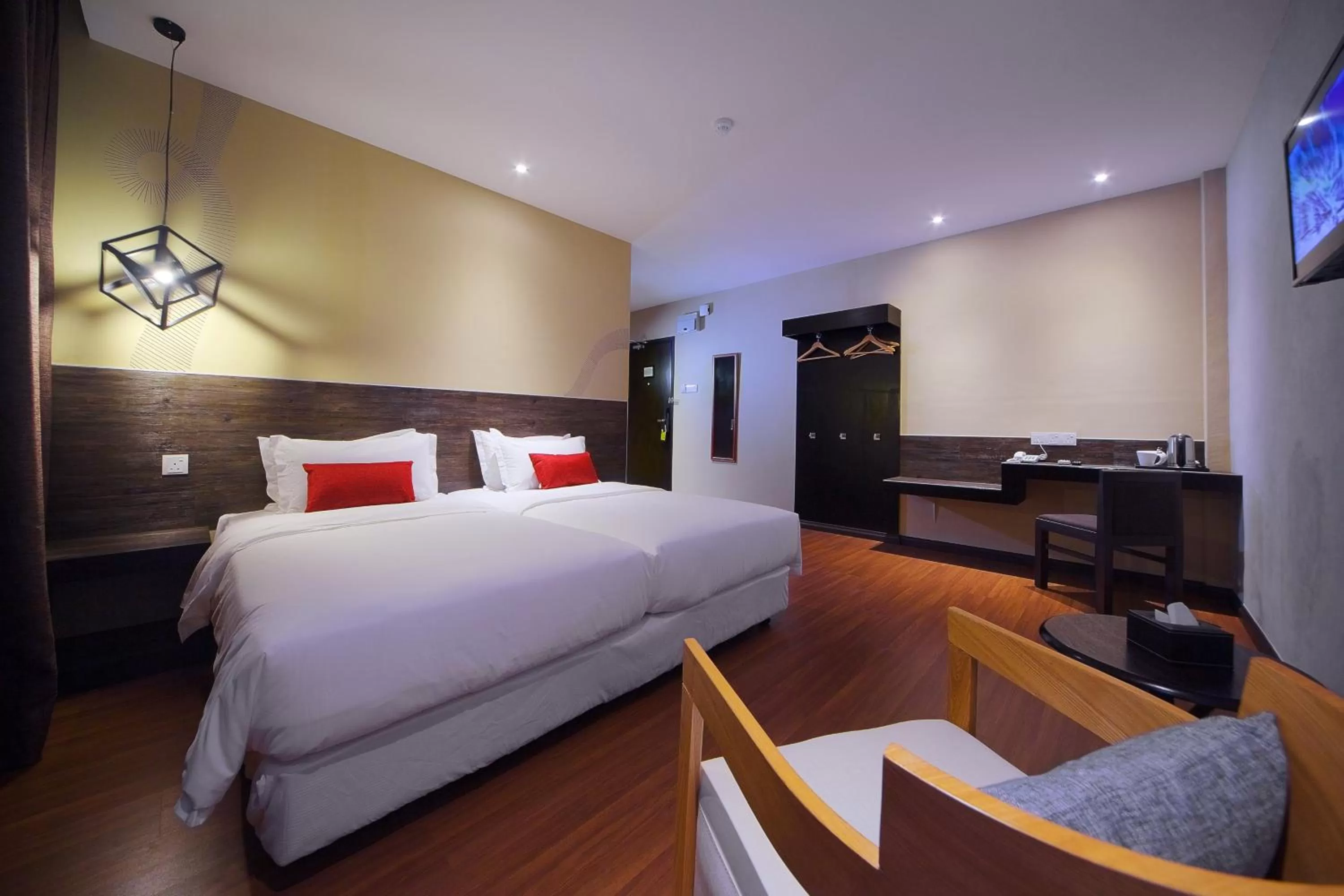 Photo of the whole room, Bed in Rooms