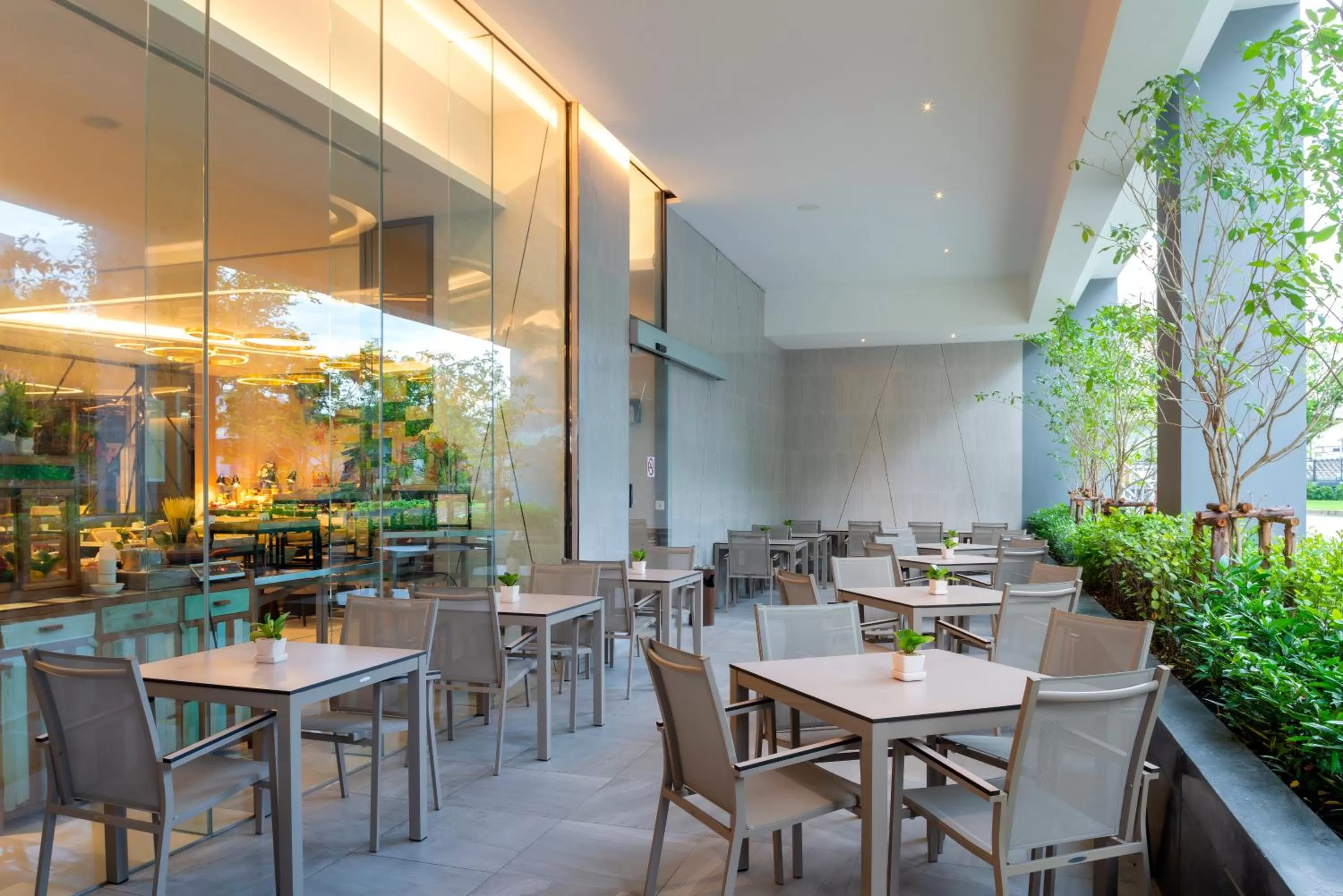 Restaurant/places to eat in ibis Styles Bangkok Ratchada