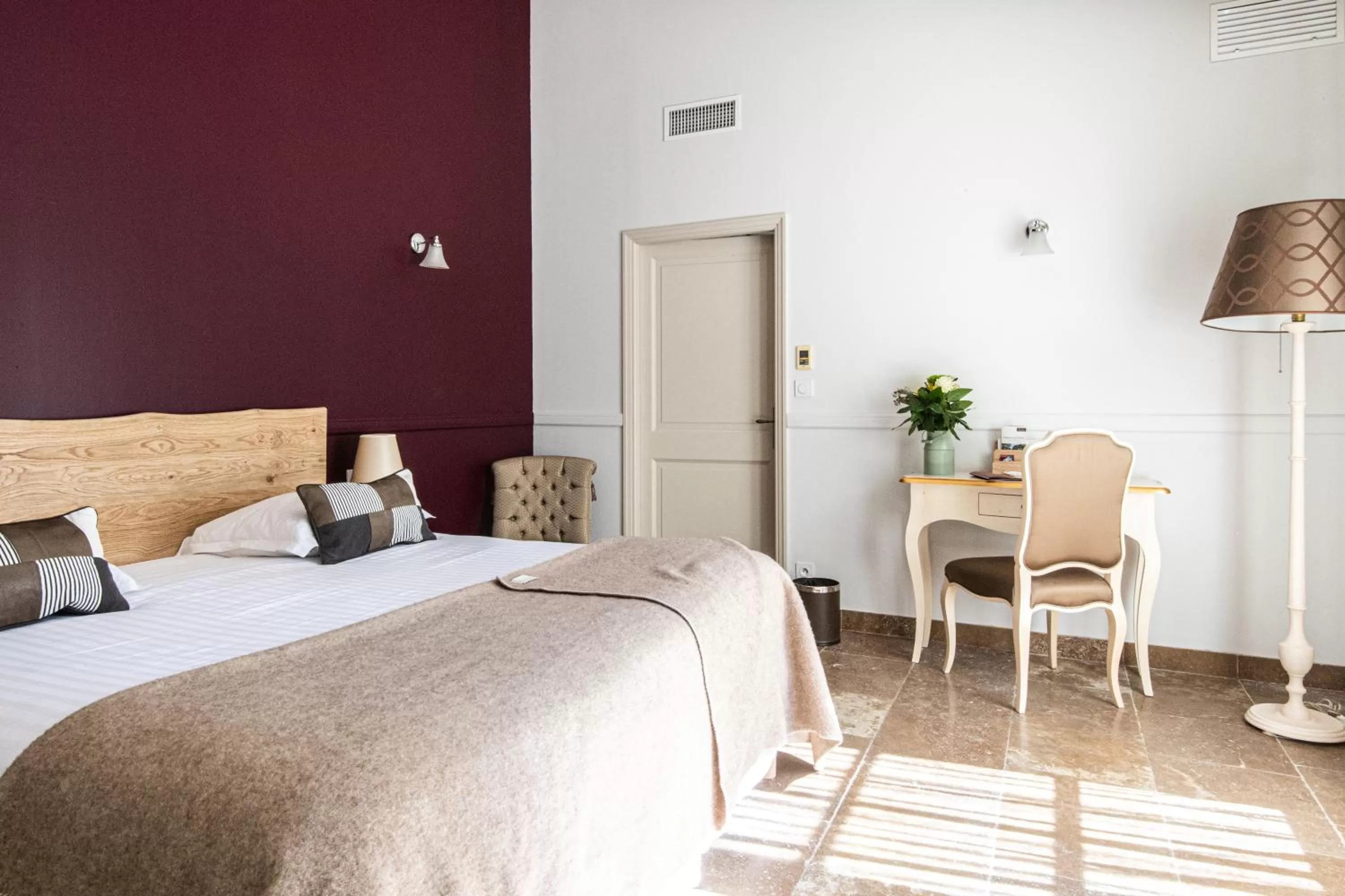 Patio, Bed in Hôtel Mas Valentine