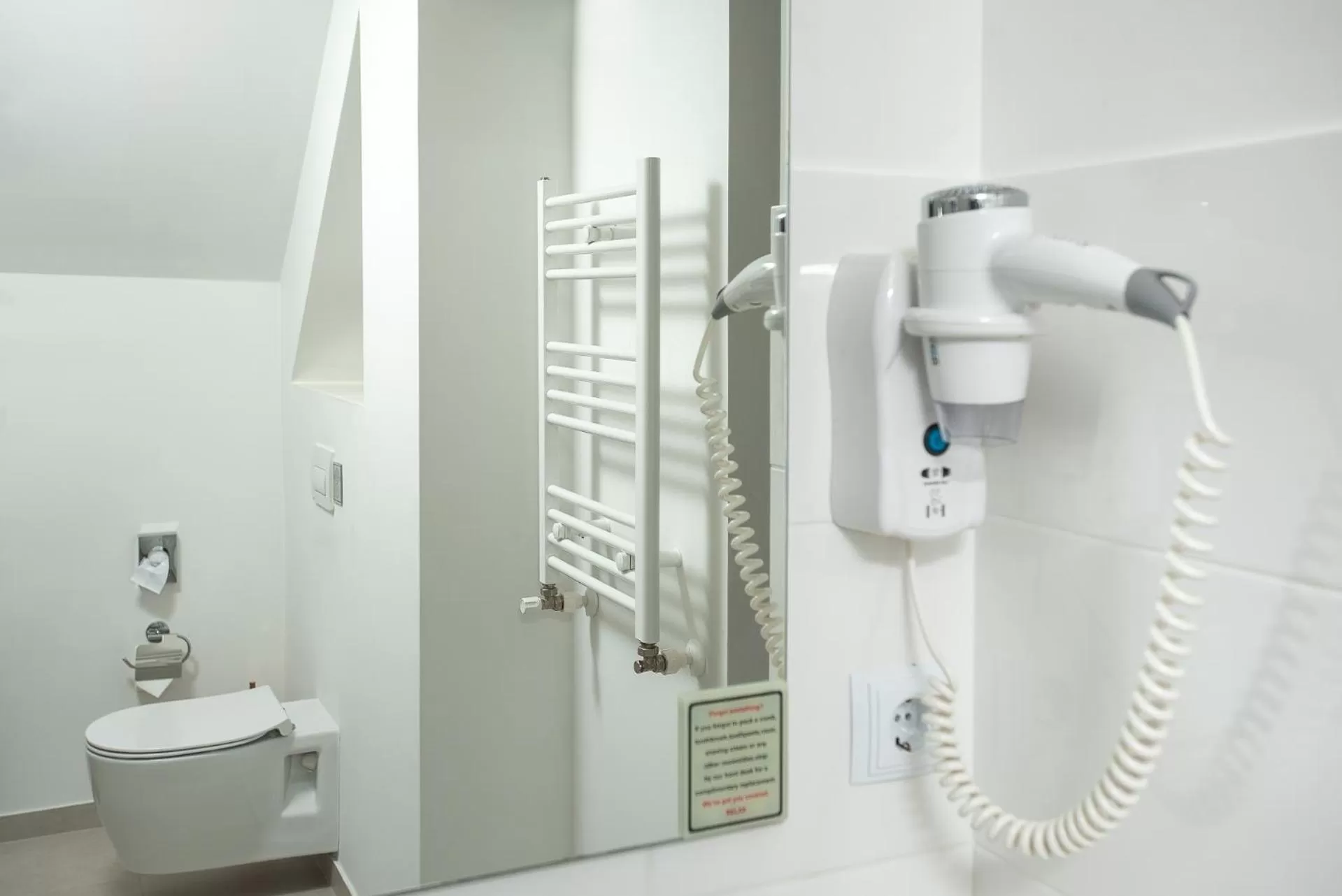 Bathroom in Thomas Albert Hotel