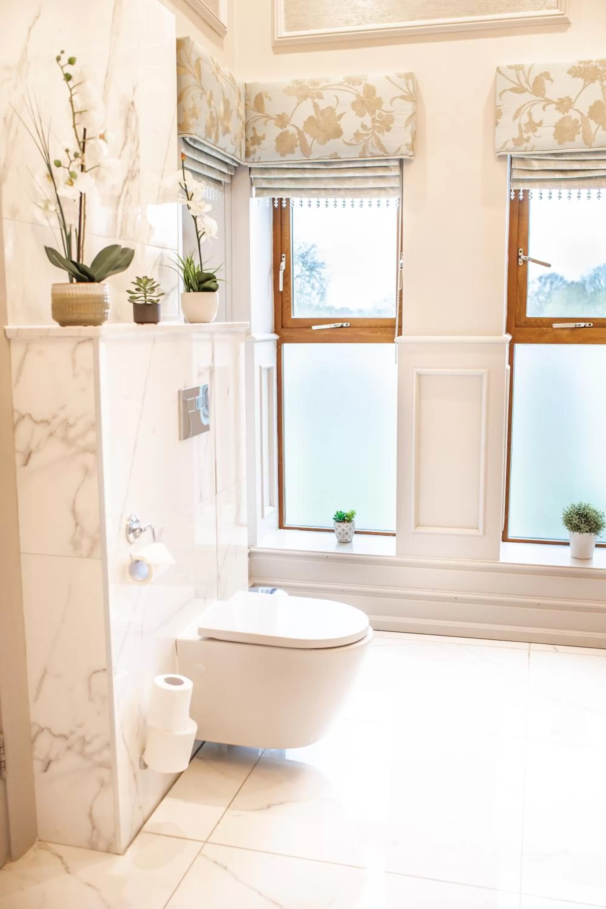 Bathroom in Errigal Country House Hotel