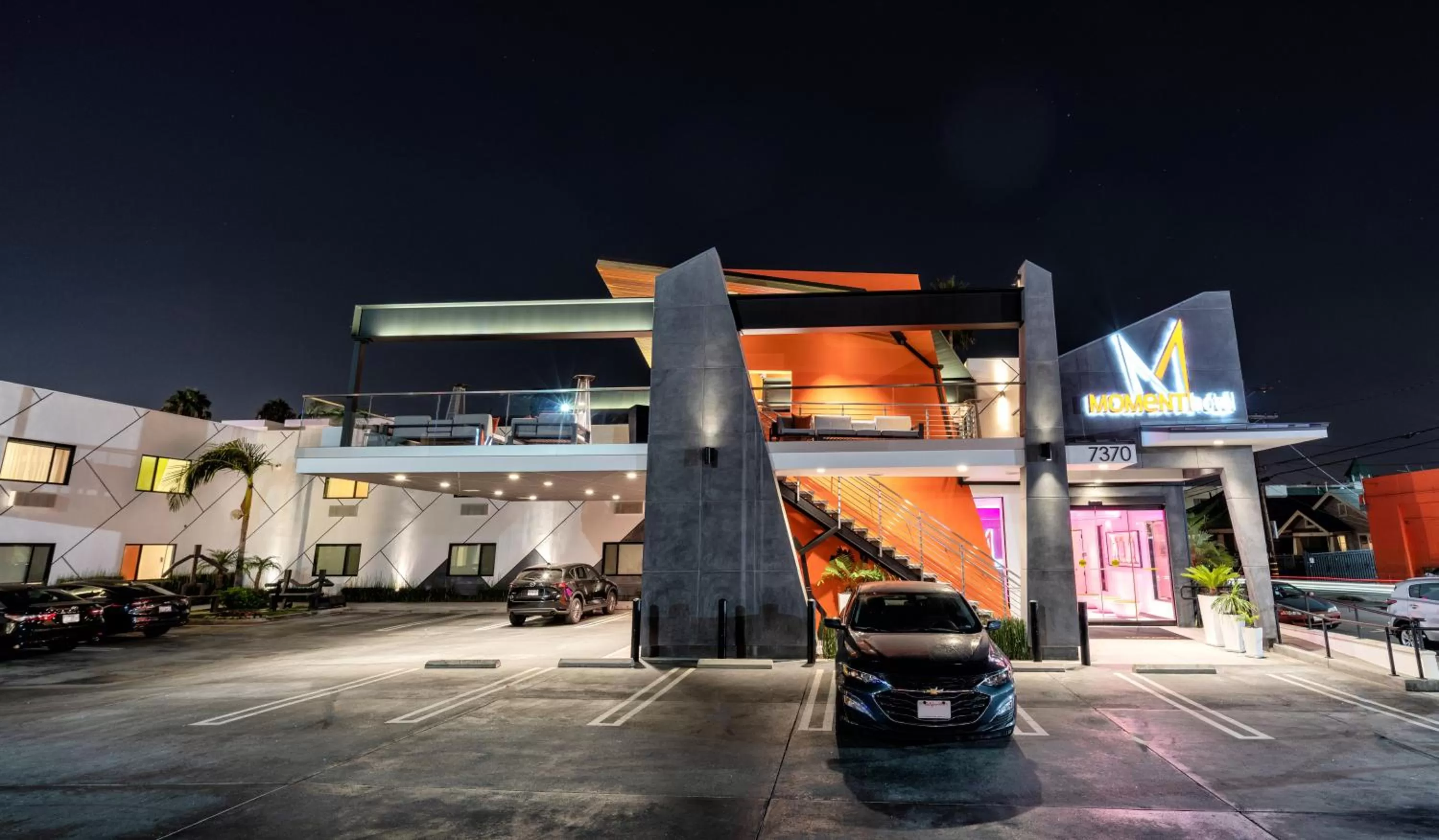 Facade/entrance in The Moment Hotel