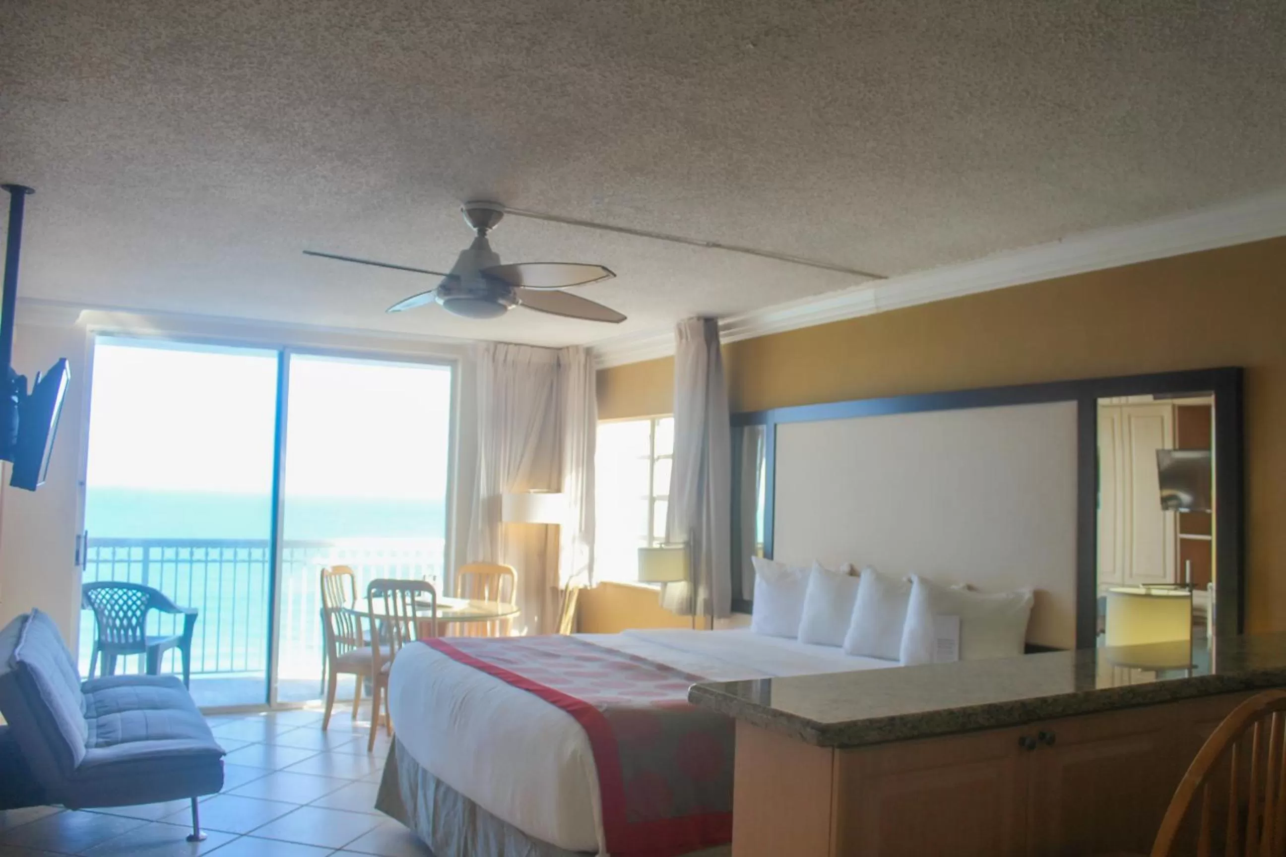 Bed in Ramada Plaza by Wyndham Marco Polo Beach Resort