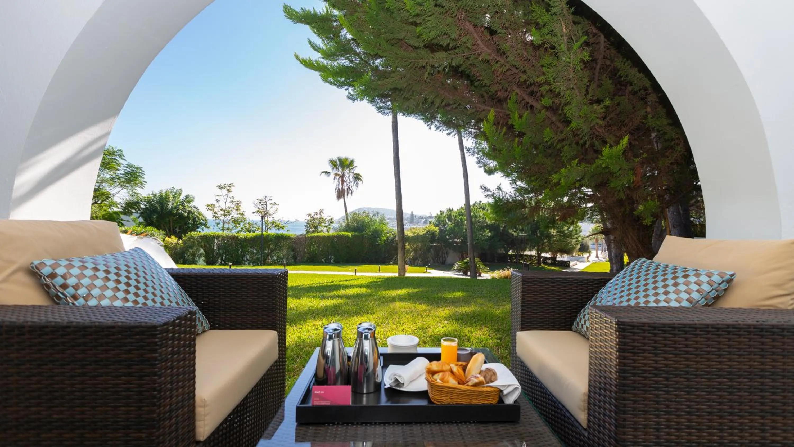 Garden in Mövenpick Hotel Gammarth Tunis