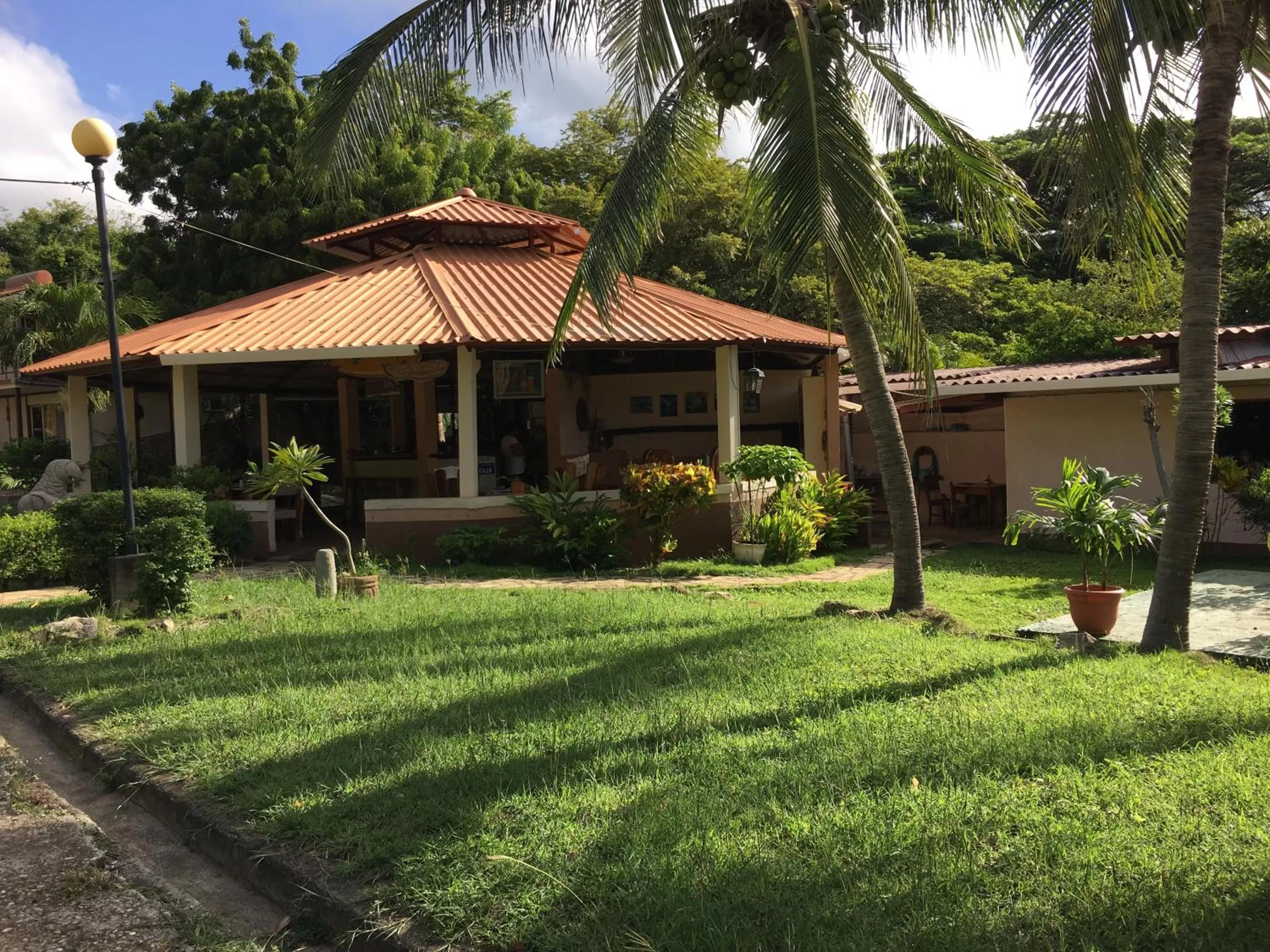 Facade/entrance in El Pacifico Hotel