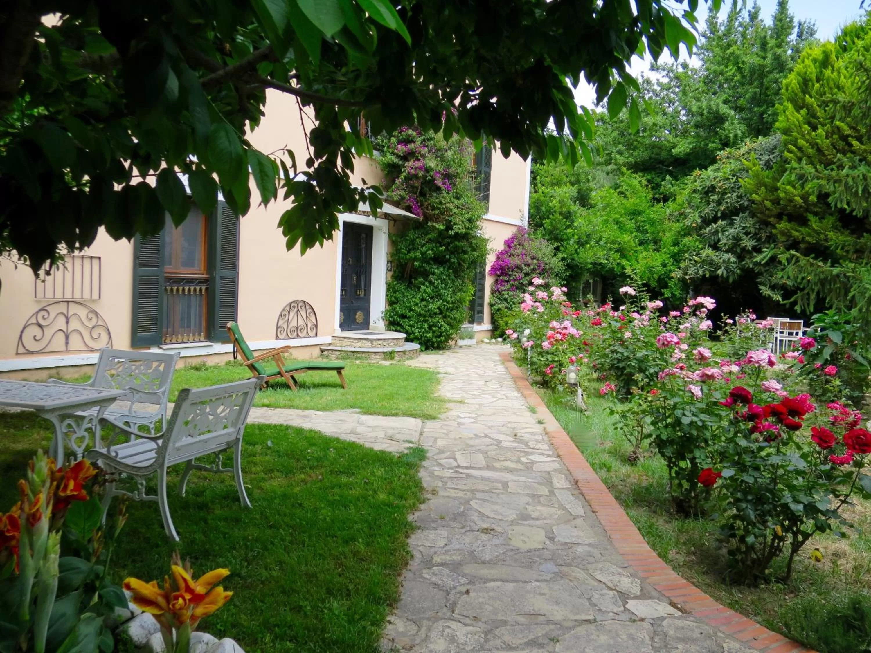 Garden in Hotel Kalehan
