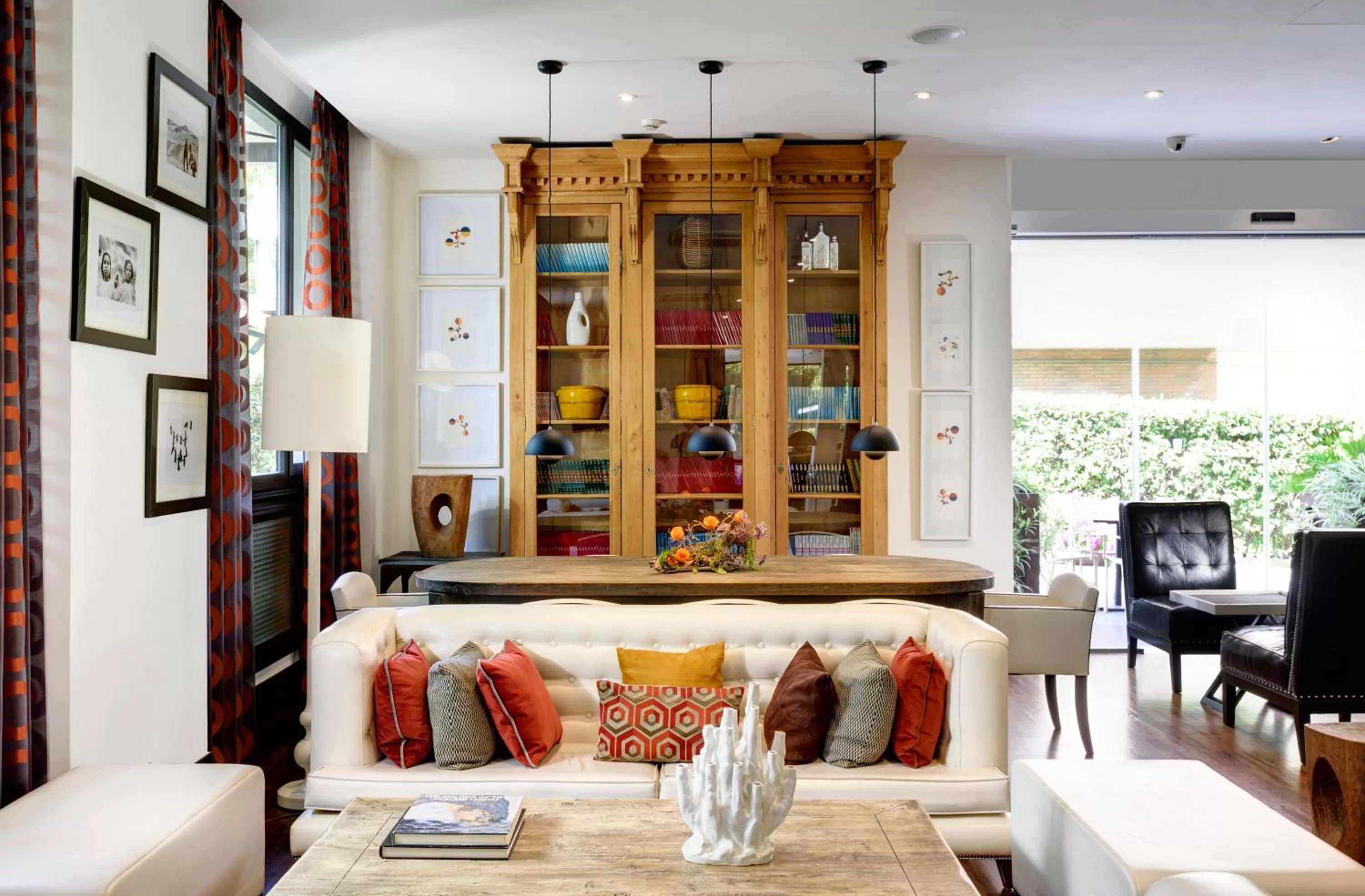 Restaurant/places to eat in Hotel Pulitzer