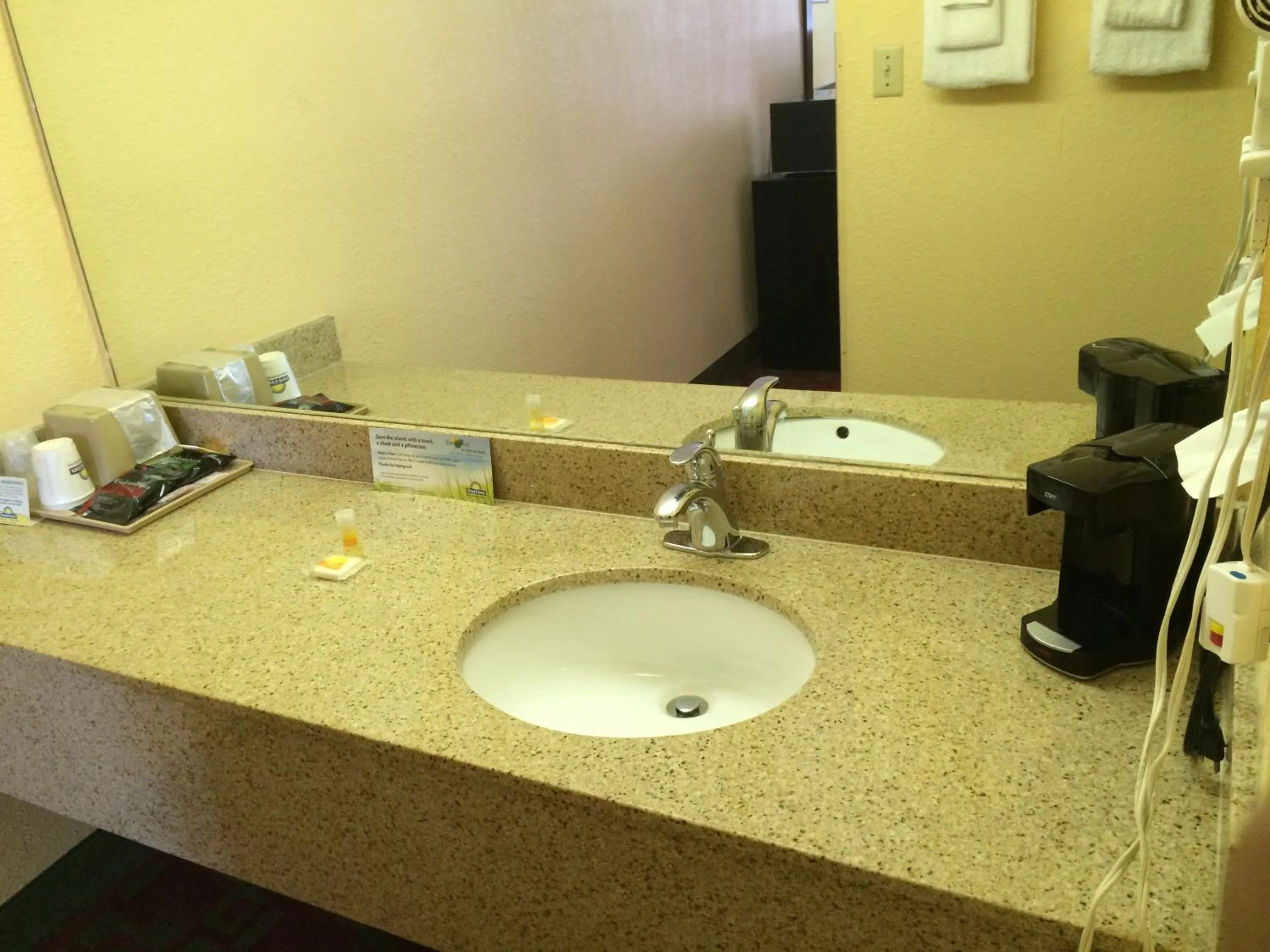 Double Room - Disability Access/Non-Smoking in Days Inn by Wyndham Elizabeth City