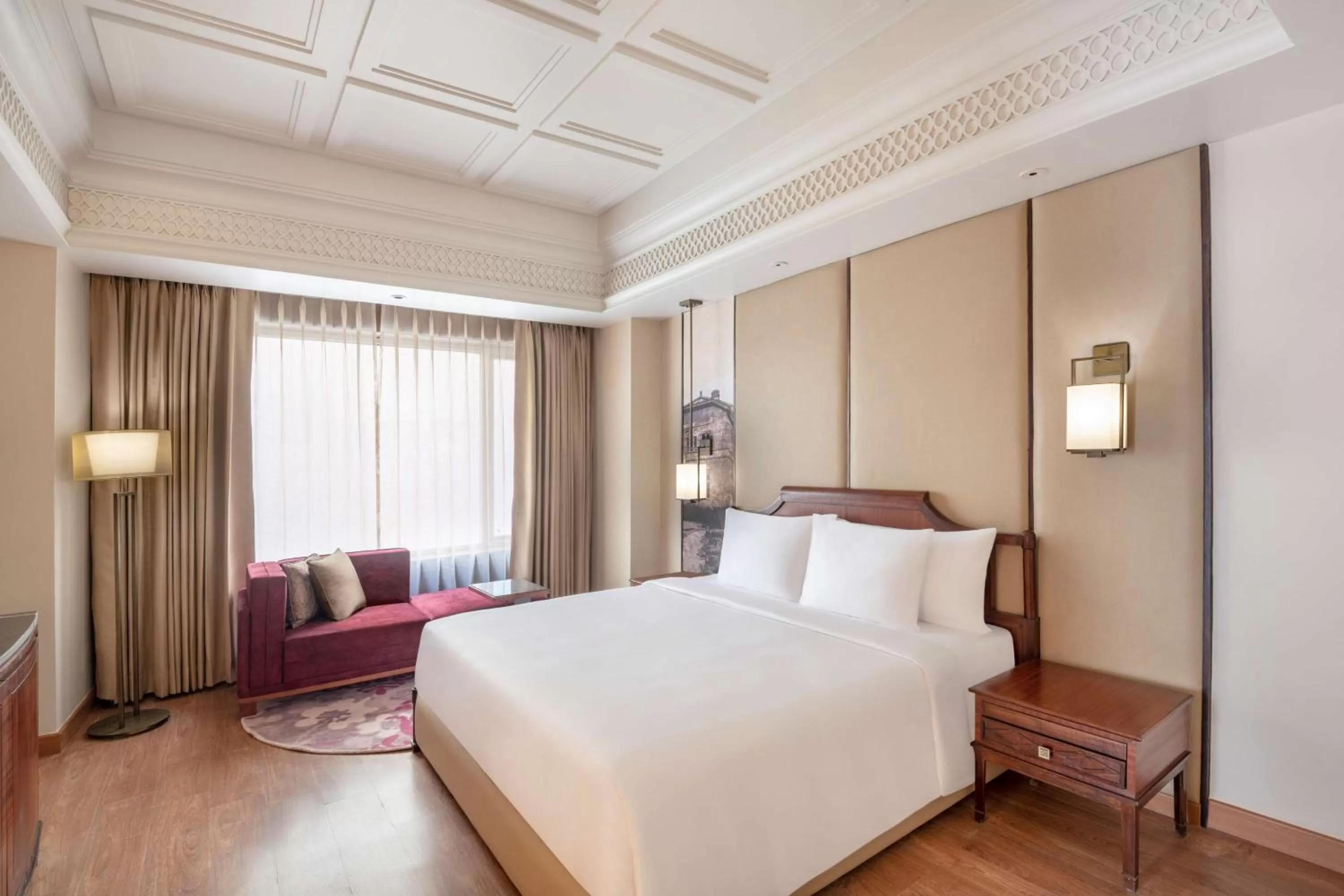 Photo of the whole room, Bed in Radisson Kufri