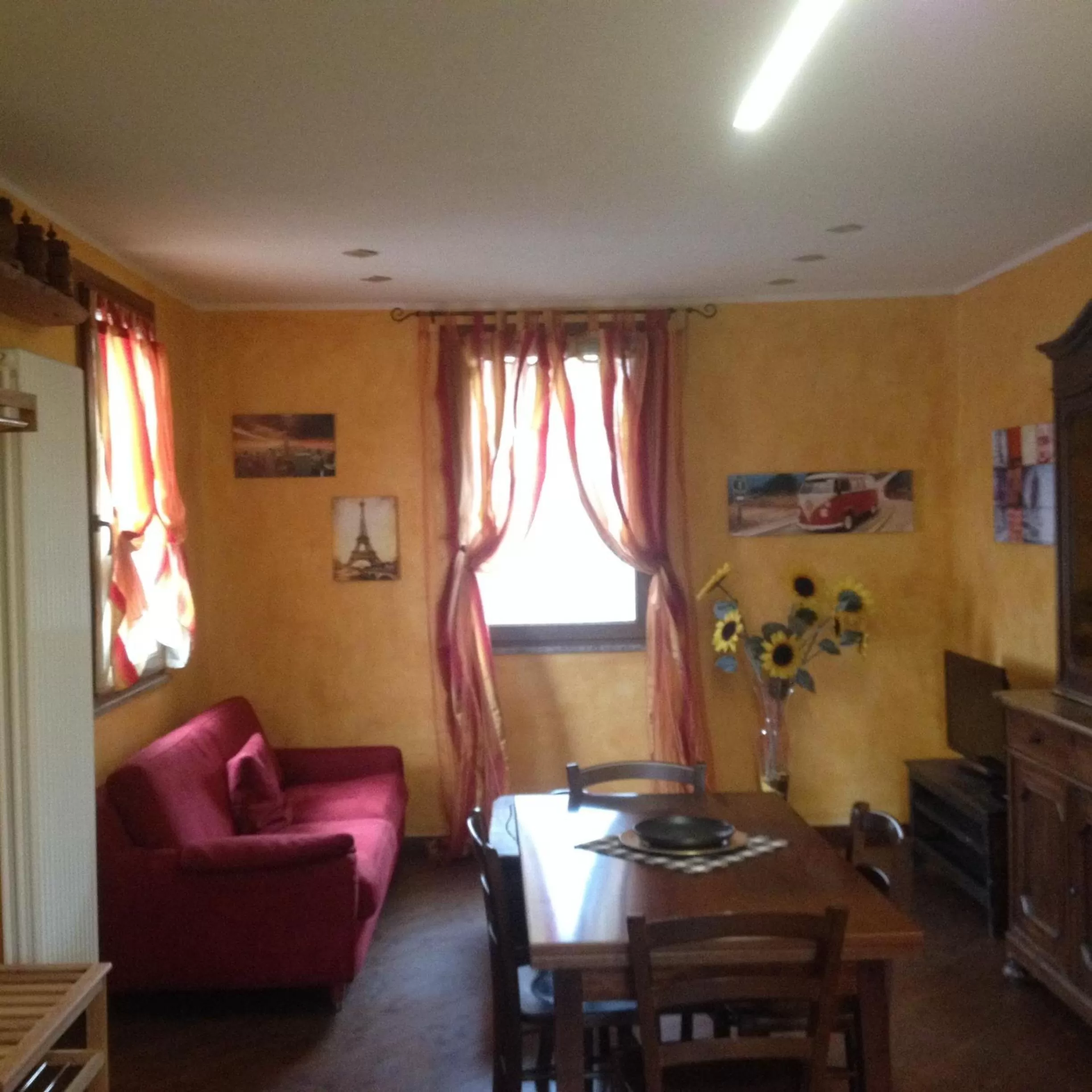 Seating Area in Wallace Apartment