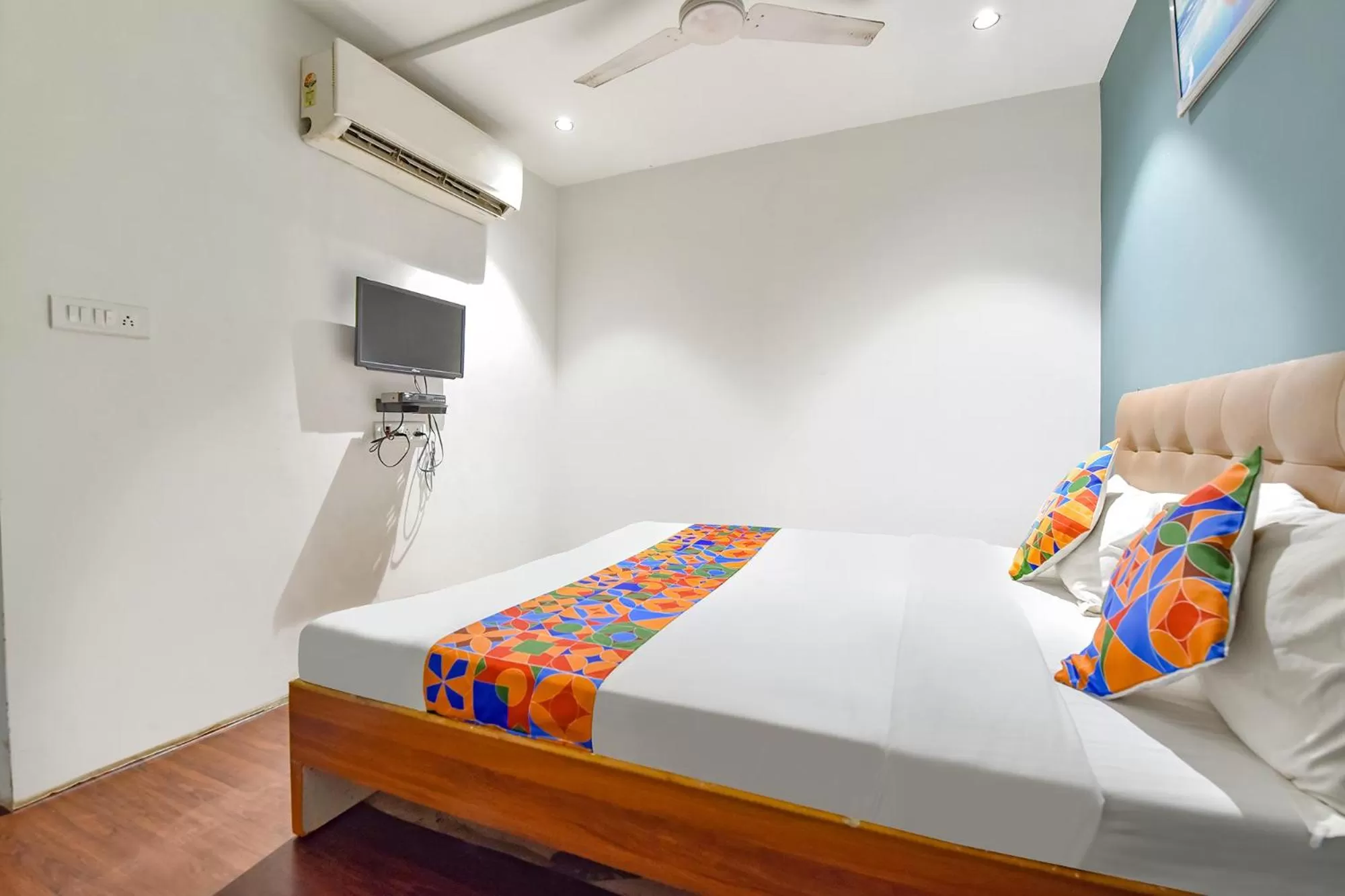 Bed in FabHotel Nidhivan, Udhna Junction