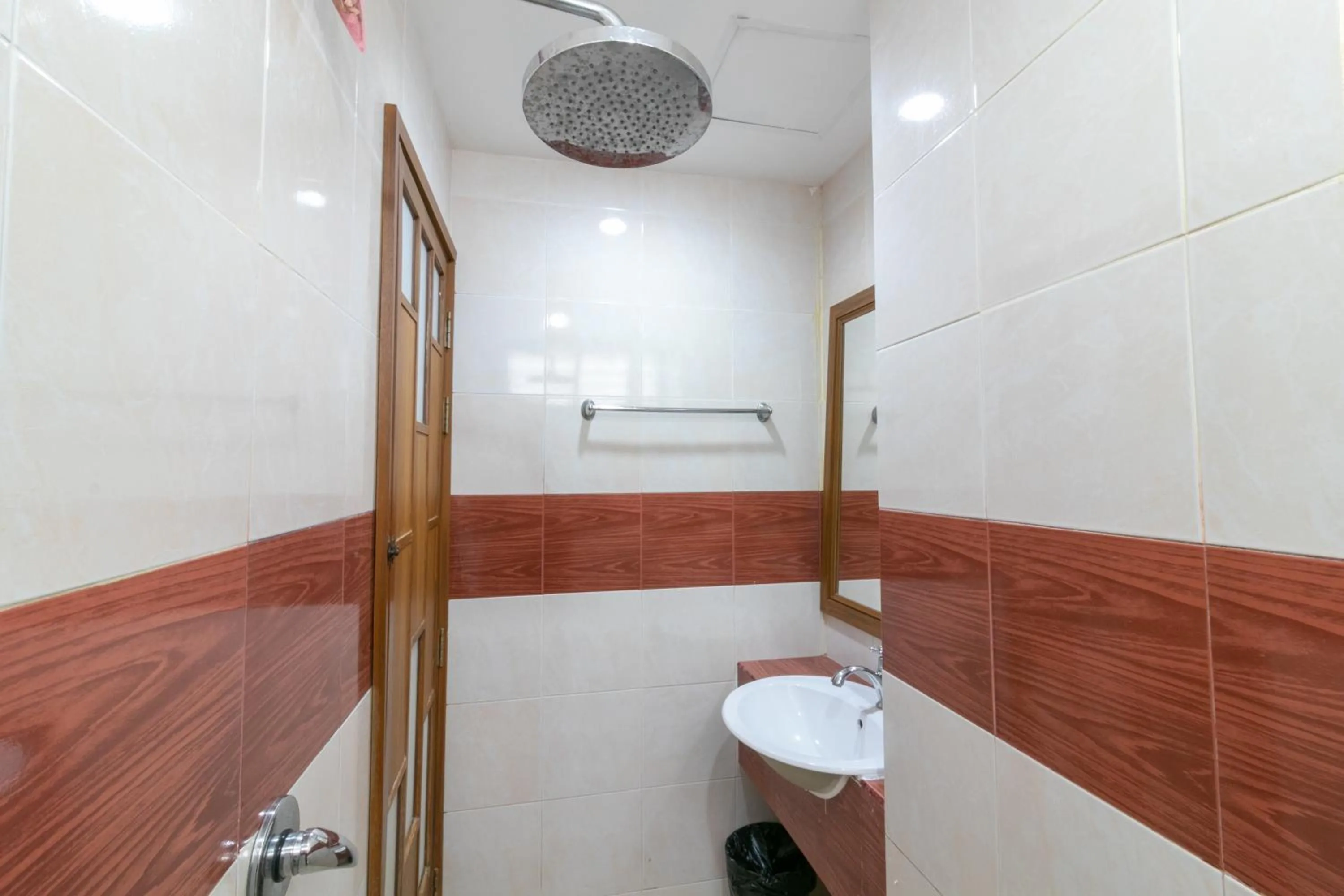 Bathroom in Lotus Hotel Patong