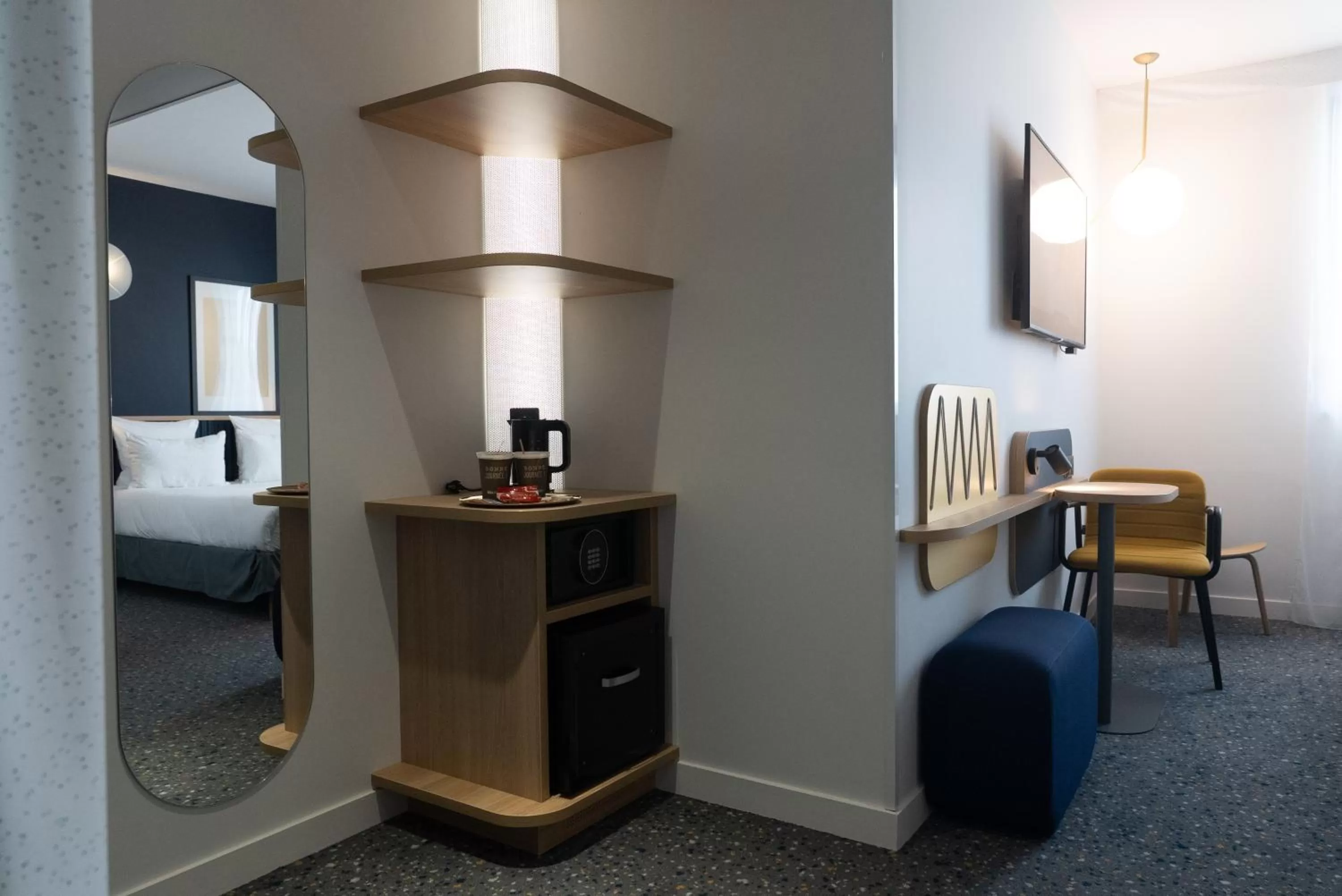 Bedroom, Bed in ibis Styles Paris Romainville