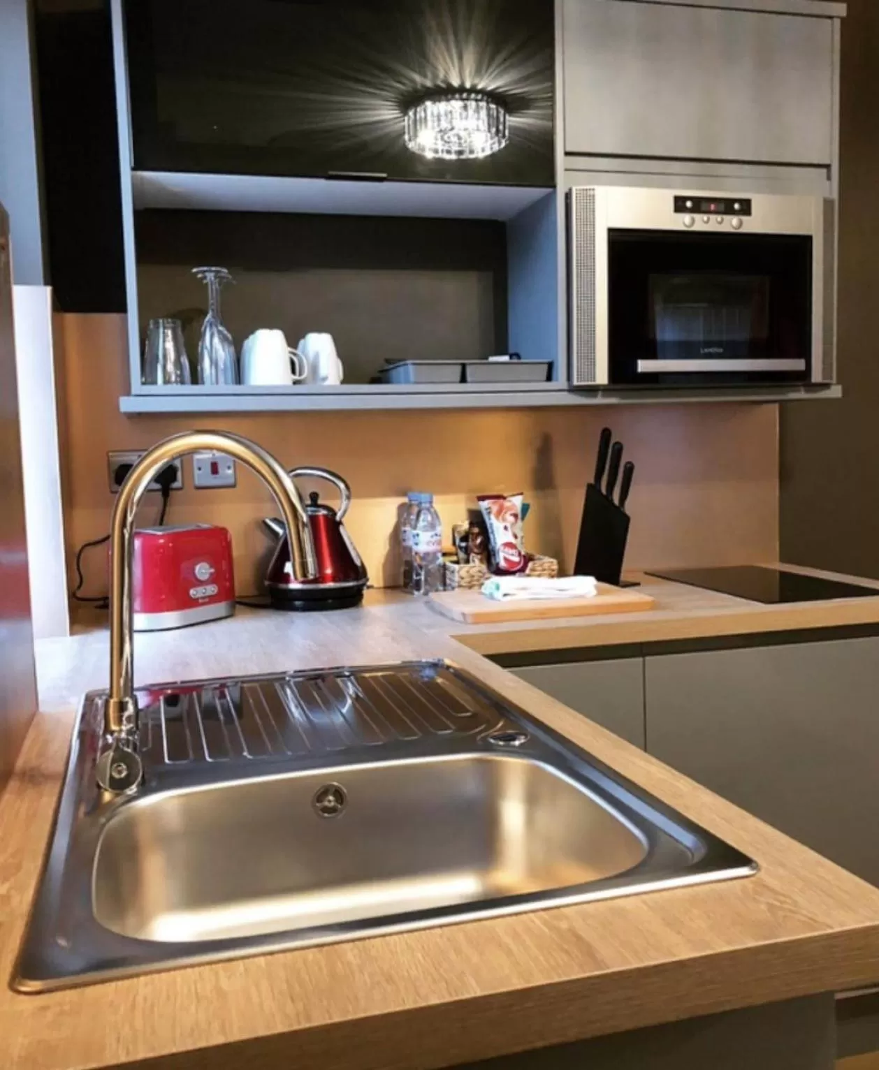 Coffee/tea facilities in Bede Apartments