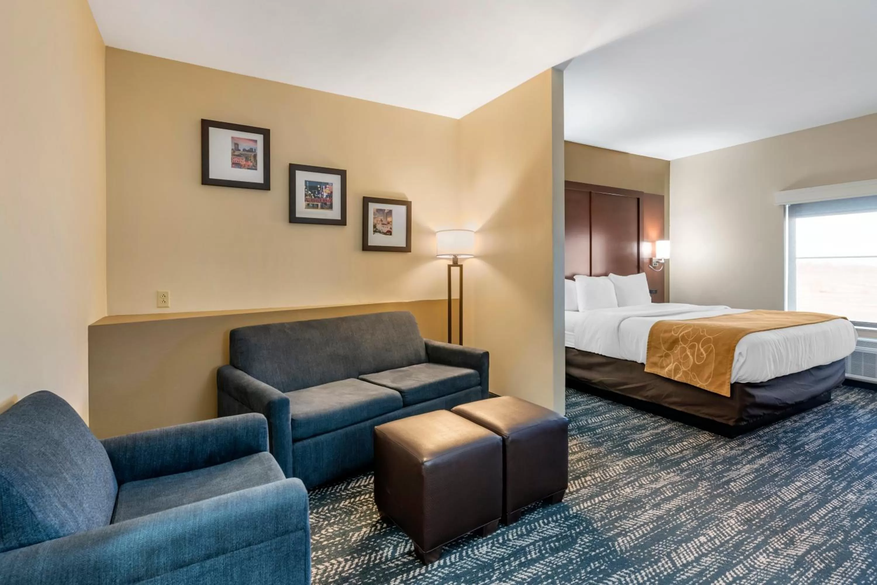 King Suite - Non-Smoking in Comfort Suites West Memphis I-40 I-55