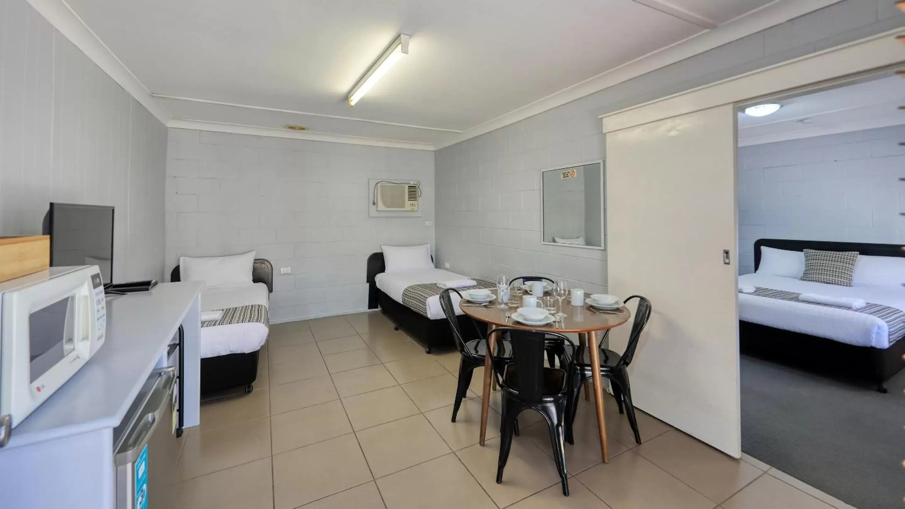 Family Suite in Castlereagh Lodge Motel Family Suite in Castlereagh Lodge Motel