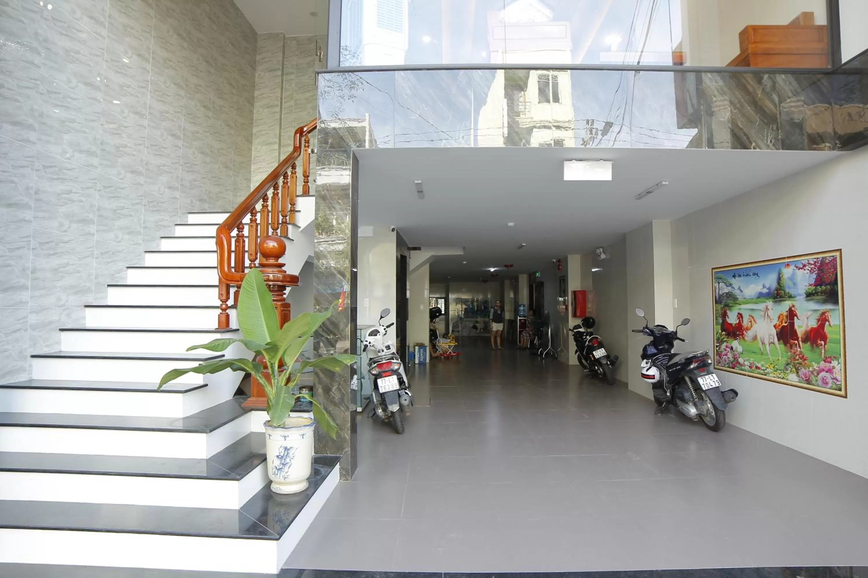 Parking in Tân Thi Hotel