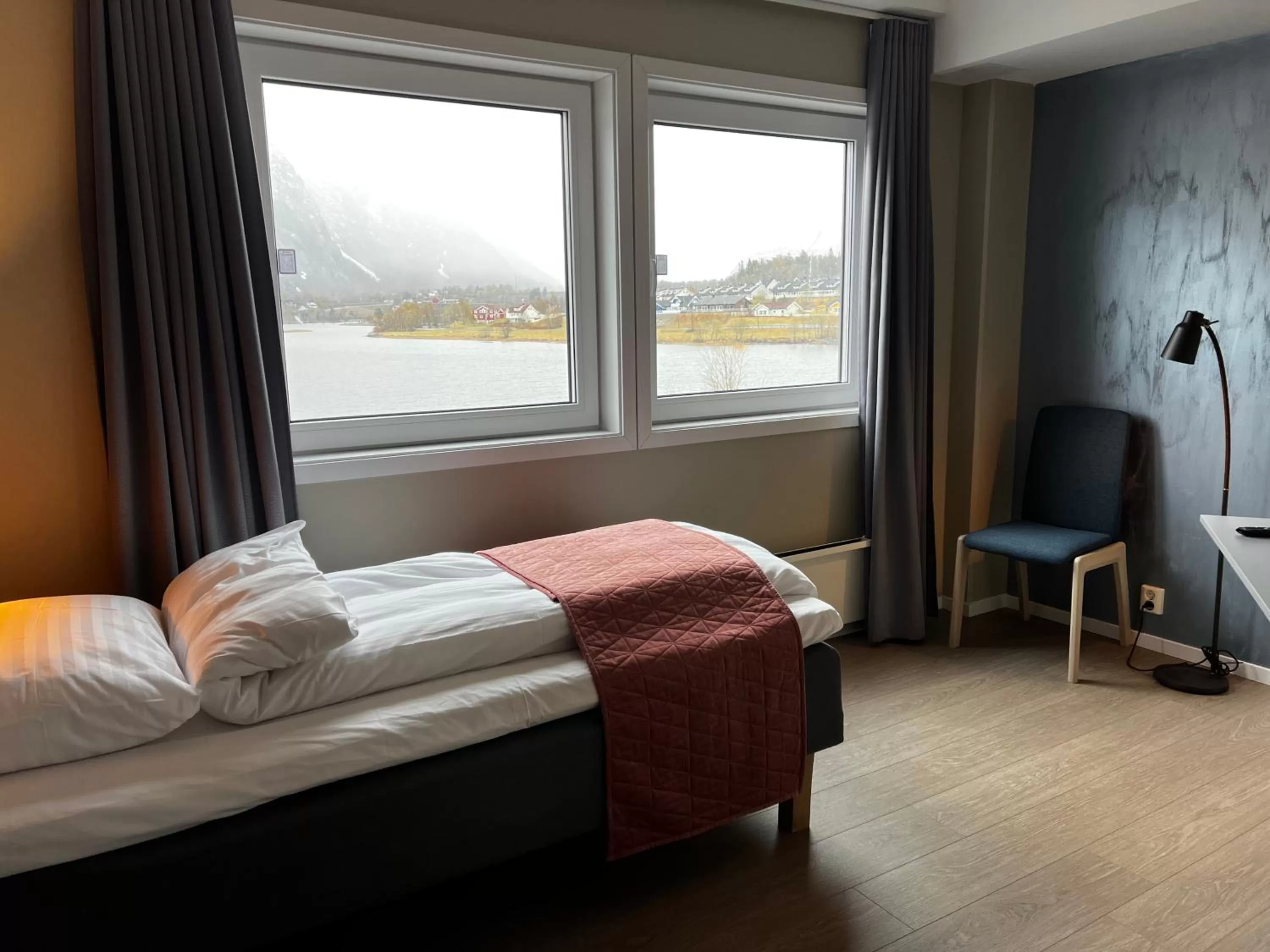 Bedroom, Bed in Frichs Ekspress Åndalsnes