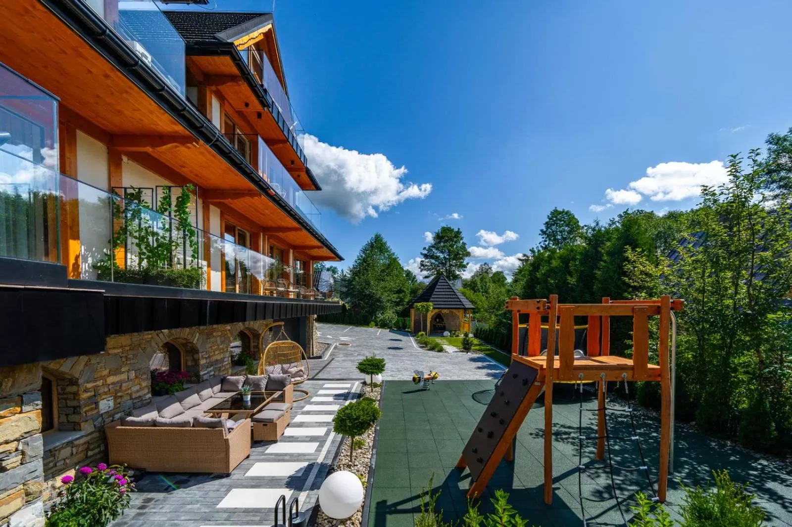 Garden view in Rezydencja Górska Odkryj Zakopane
