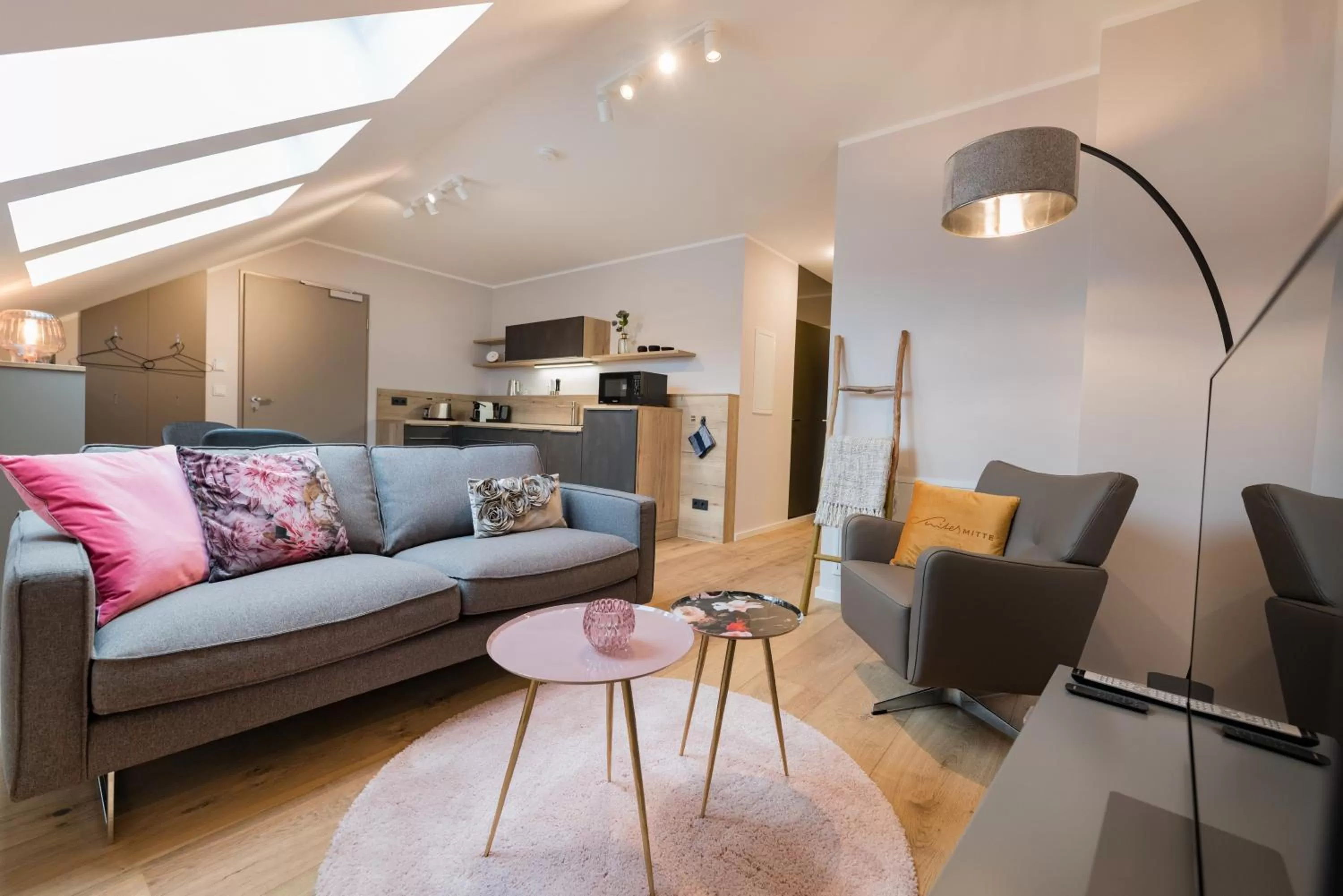 TV and multimedia, Seating Area in Suites MITTE - Aparthotel