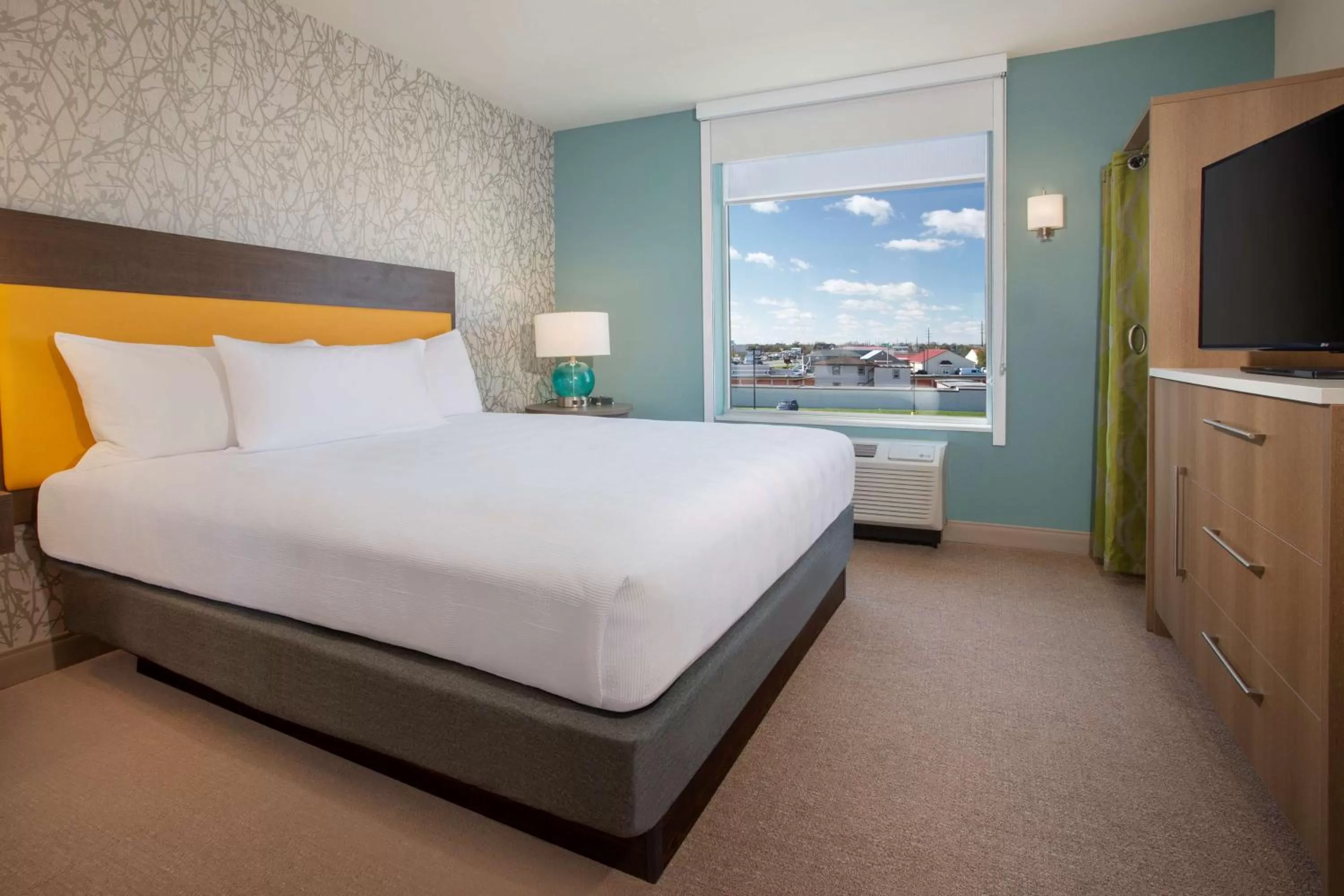 Bed in Home2 Suites By Hilton Lewes Rehoboth Beach