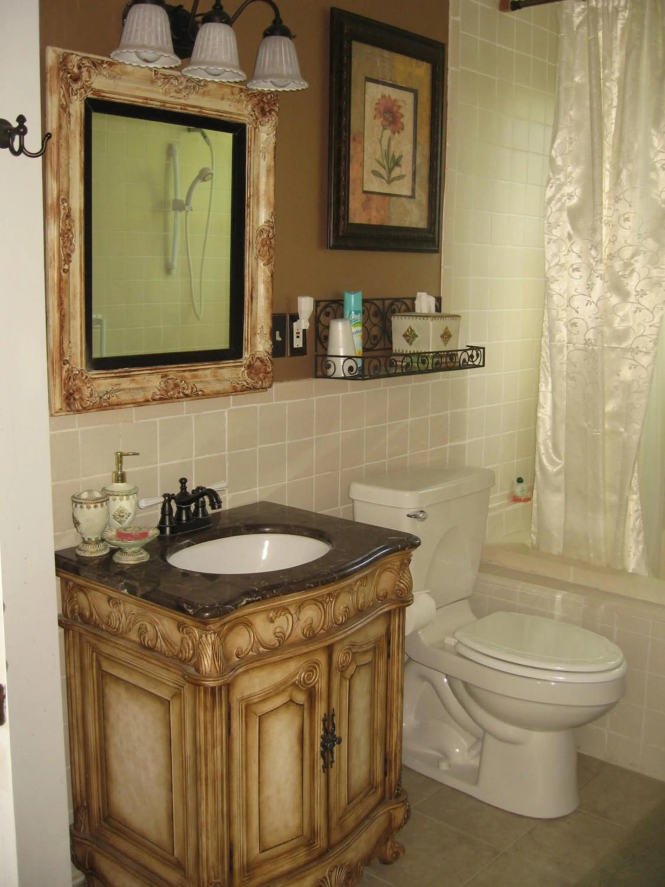 Bathroom in Strickland Arms Bed and Breakfast