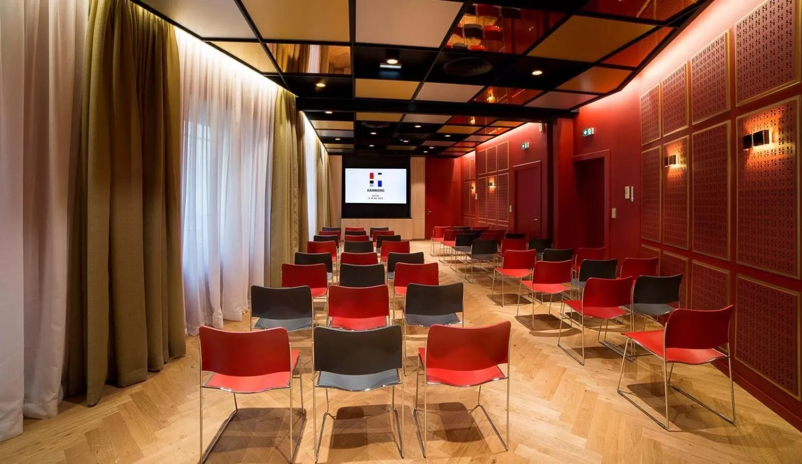 Meeting/conference room in HANNONG Hotel & Wine Bar