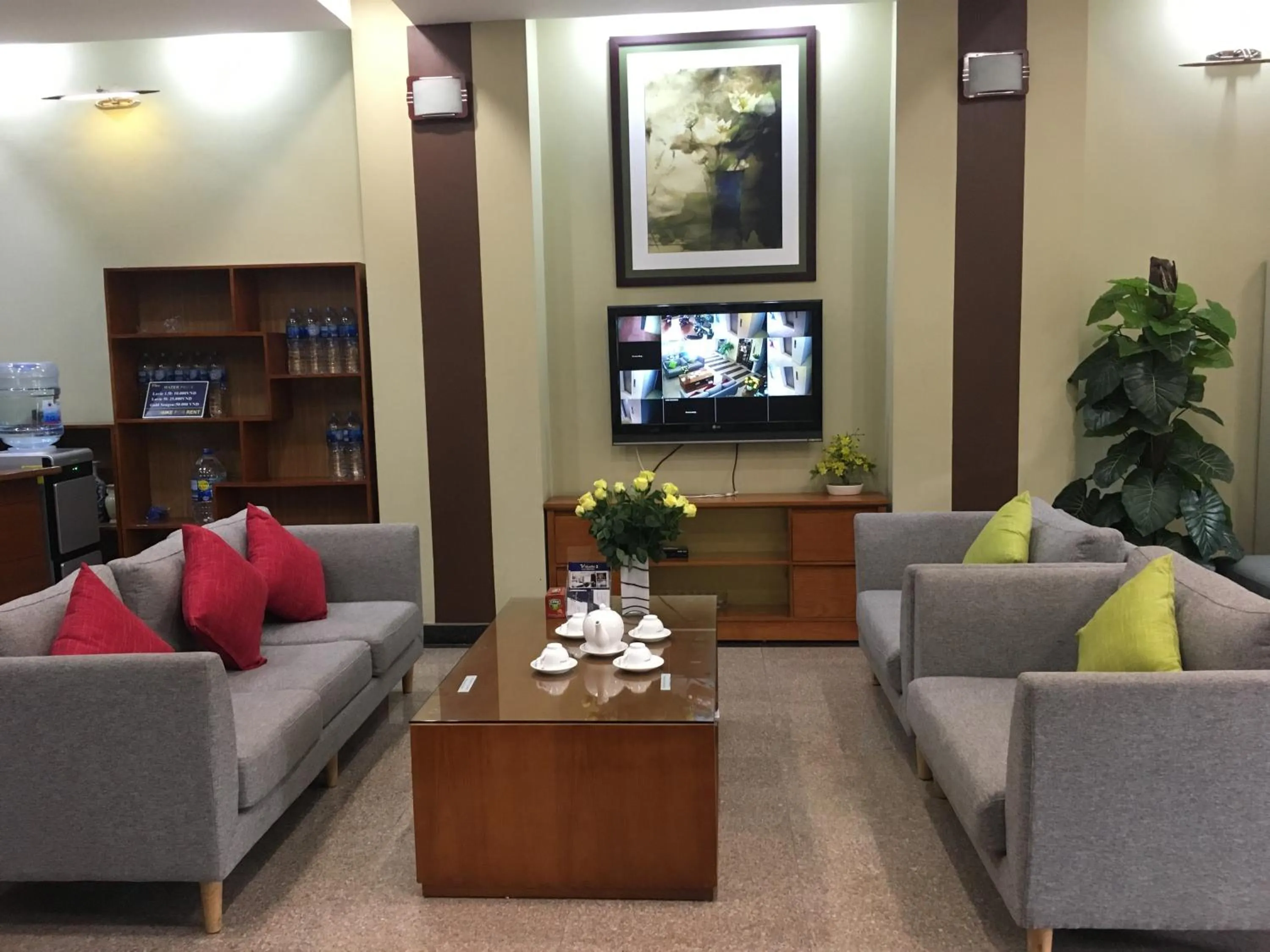 Communal lounge/ TV room in V-Studio Apartment 3