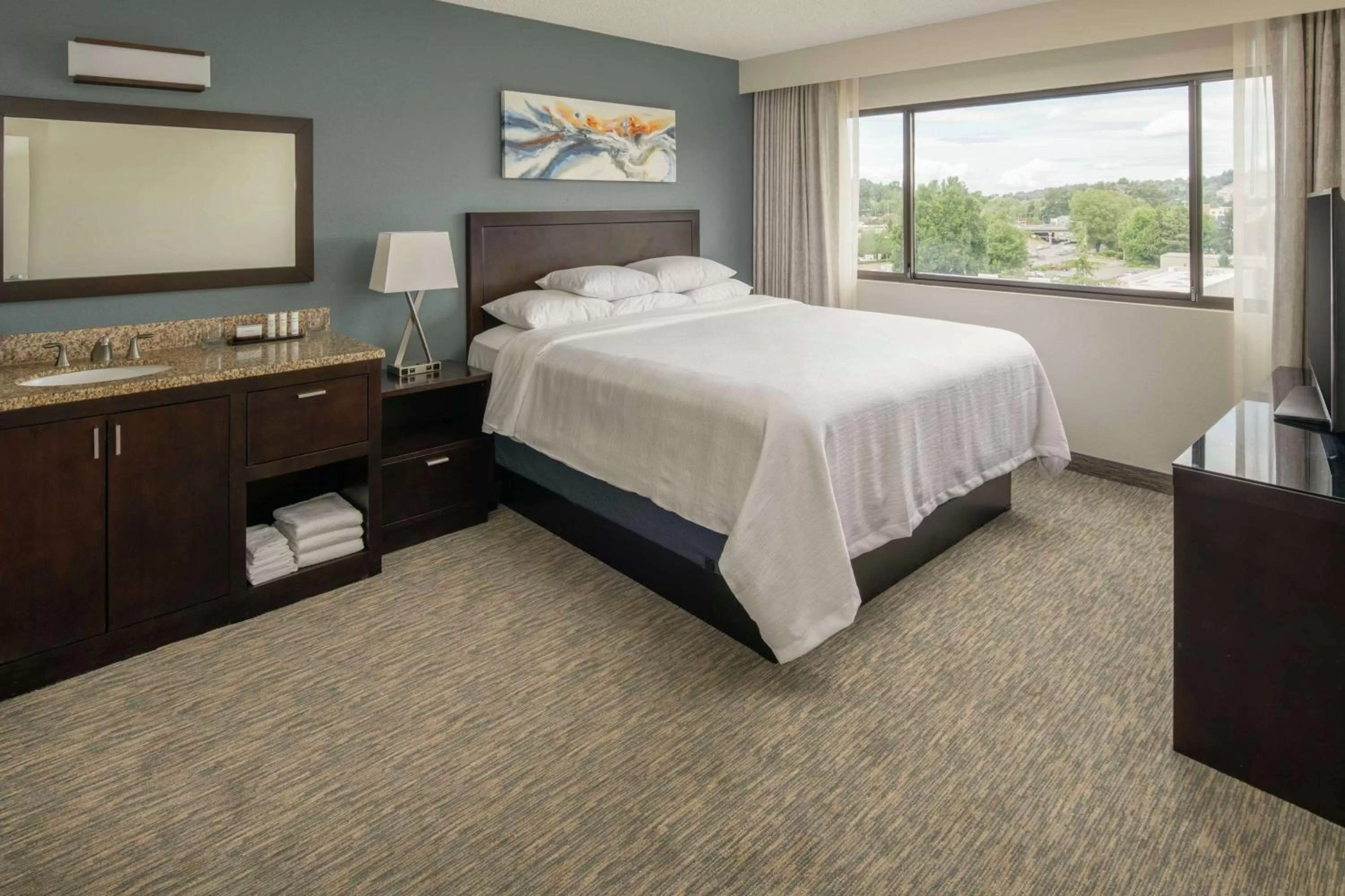 Bed in Embassy Suites By Hilton Seattle - Tacoma International Airport