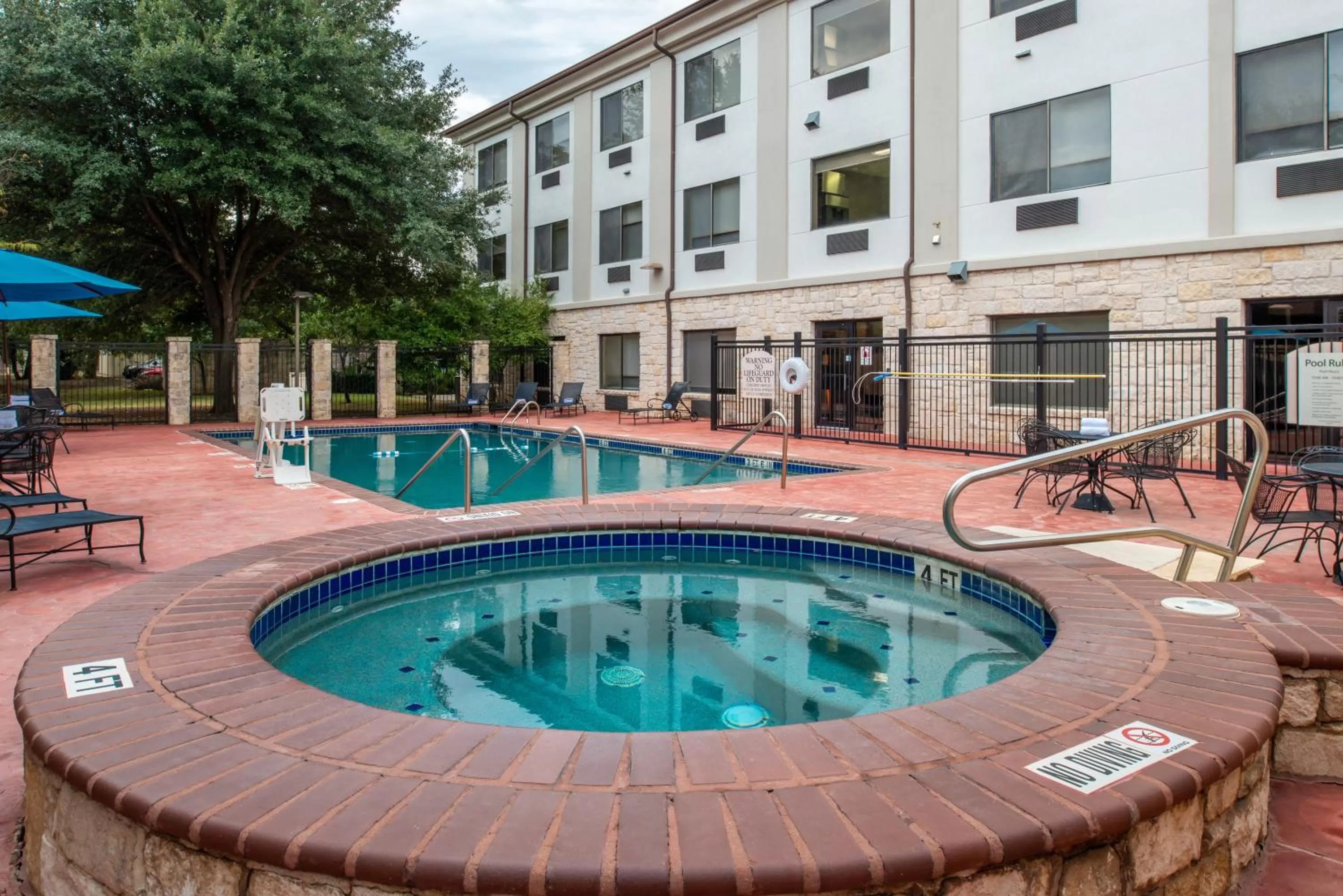 Swimming pool in Holiday Inn Express & Suites Austin NW - Lakeline by IHG