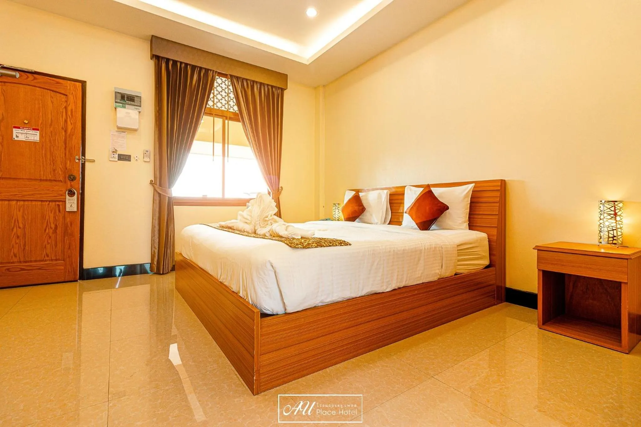 Bed in AU Place Hotel