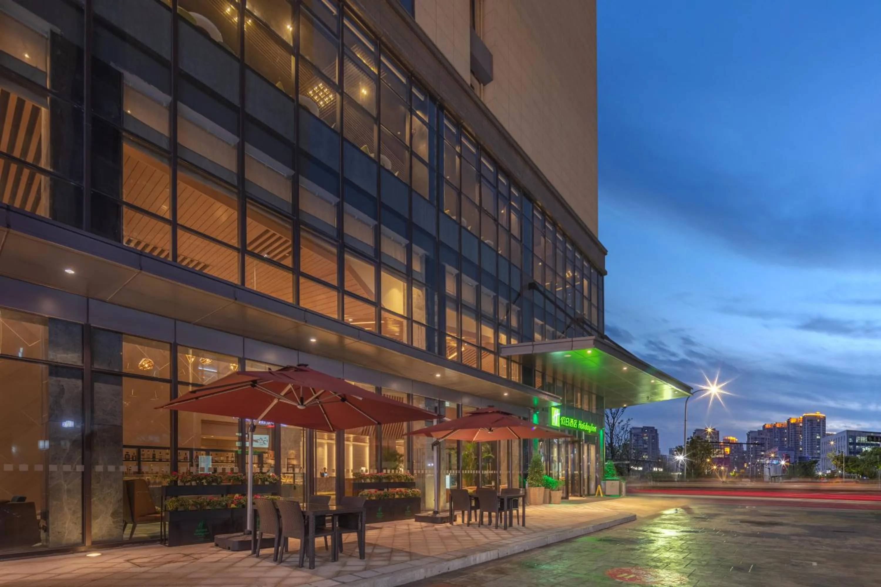 Property building in Holiday Inn Hangzhou Airport Zone by IHG