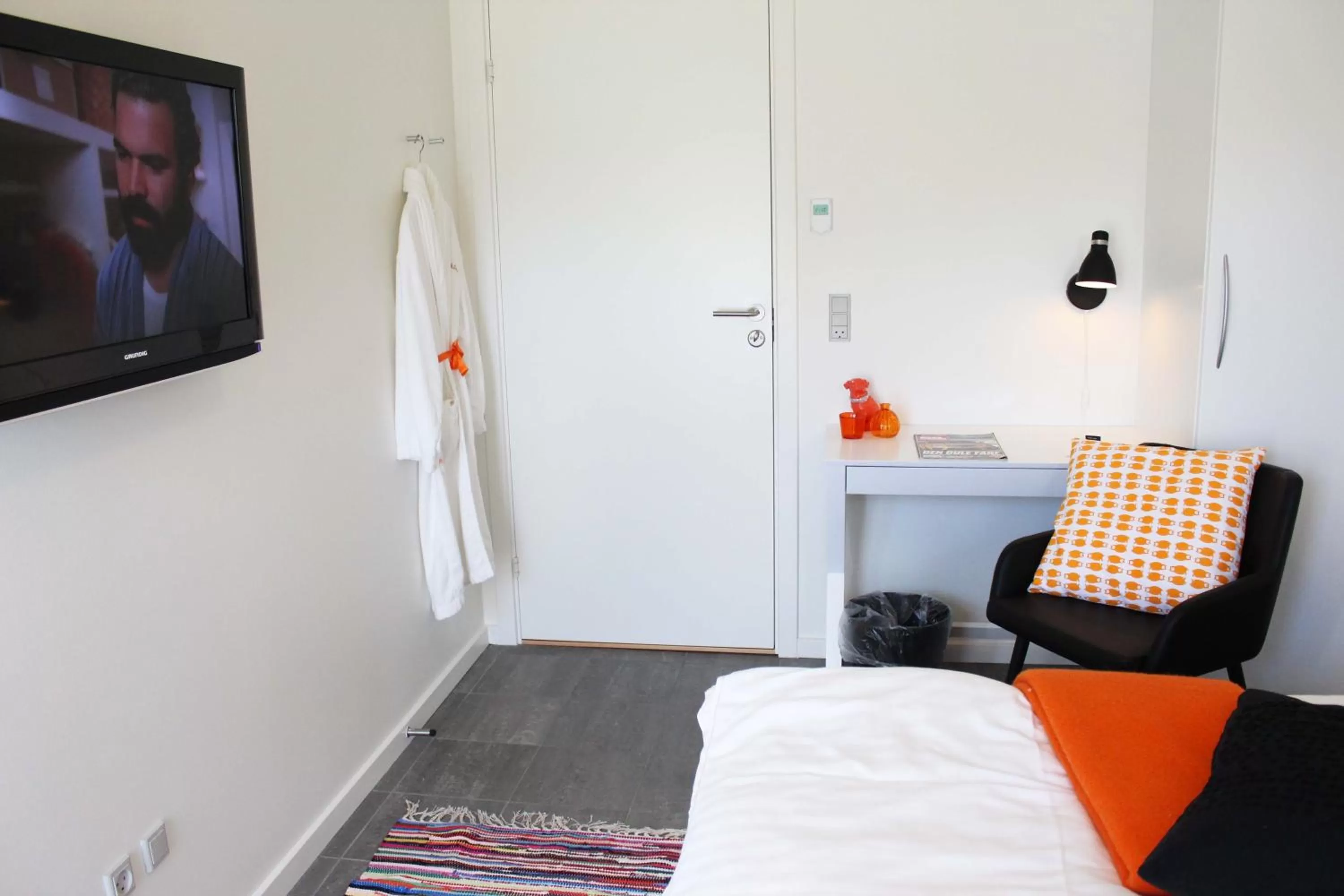 TV and multimedia, Bed in 272 Bed & Breakfast