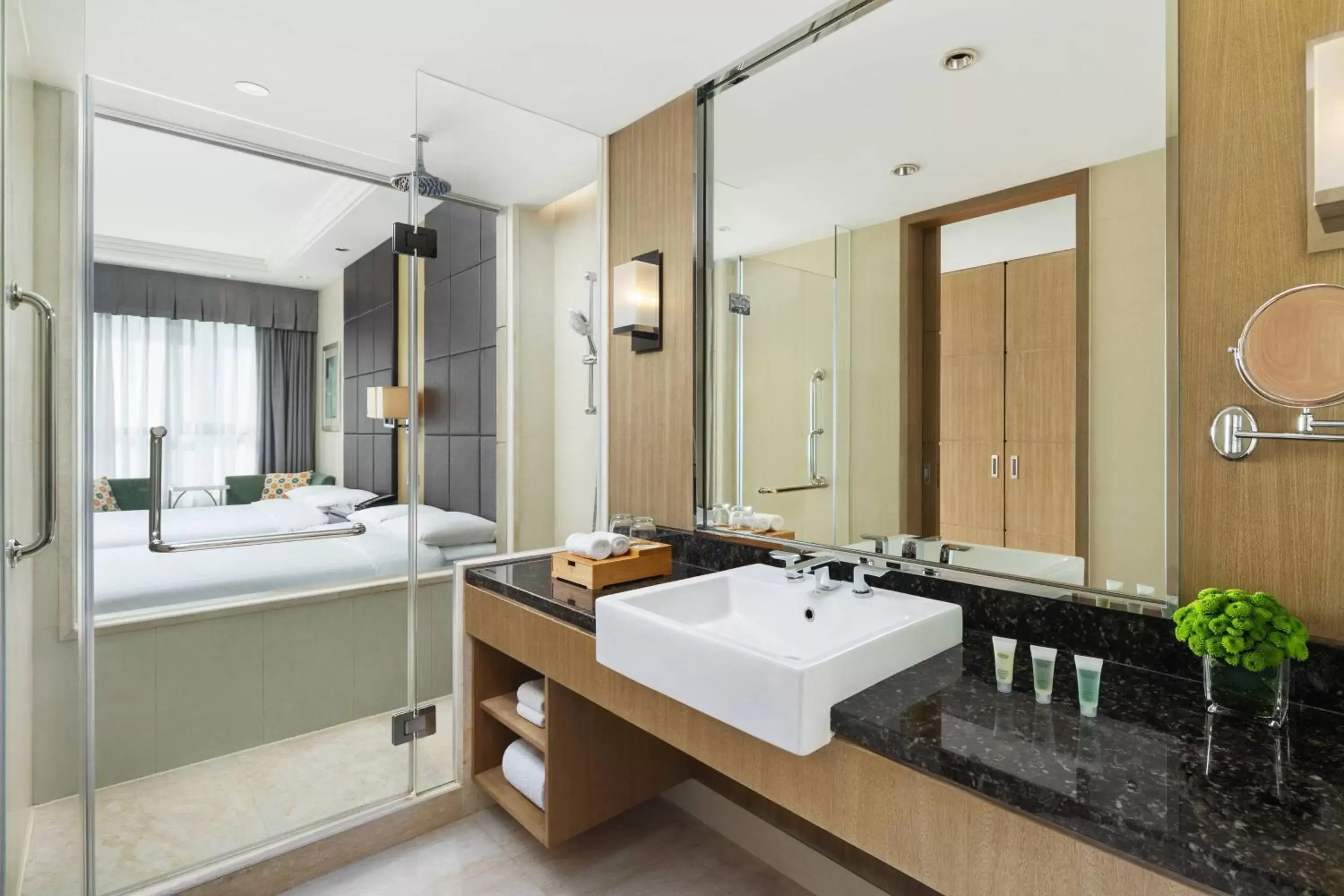 Deluxe King Room in Courtyard by Marriott Kunshan Deluxe King Room in Courtyard by Marriott Kunshan