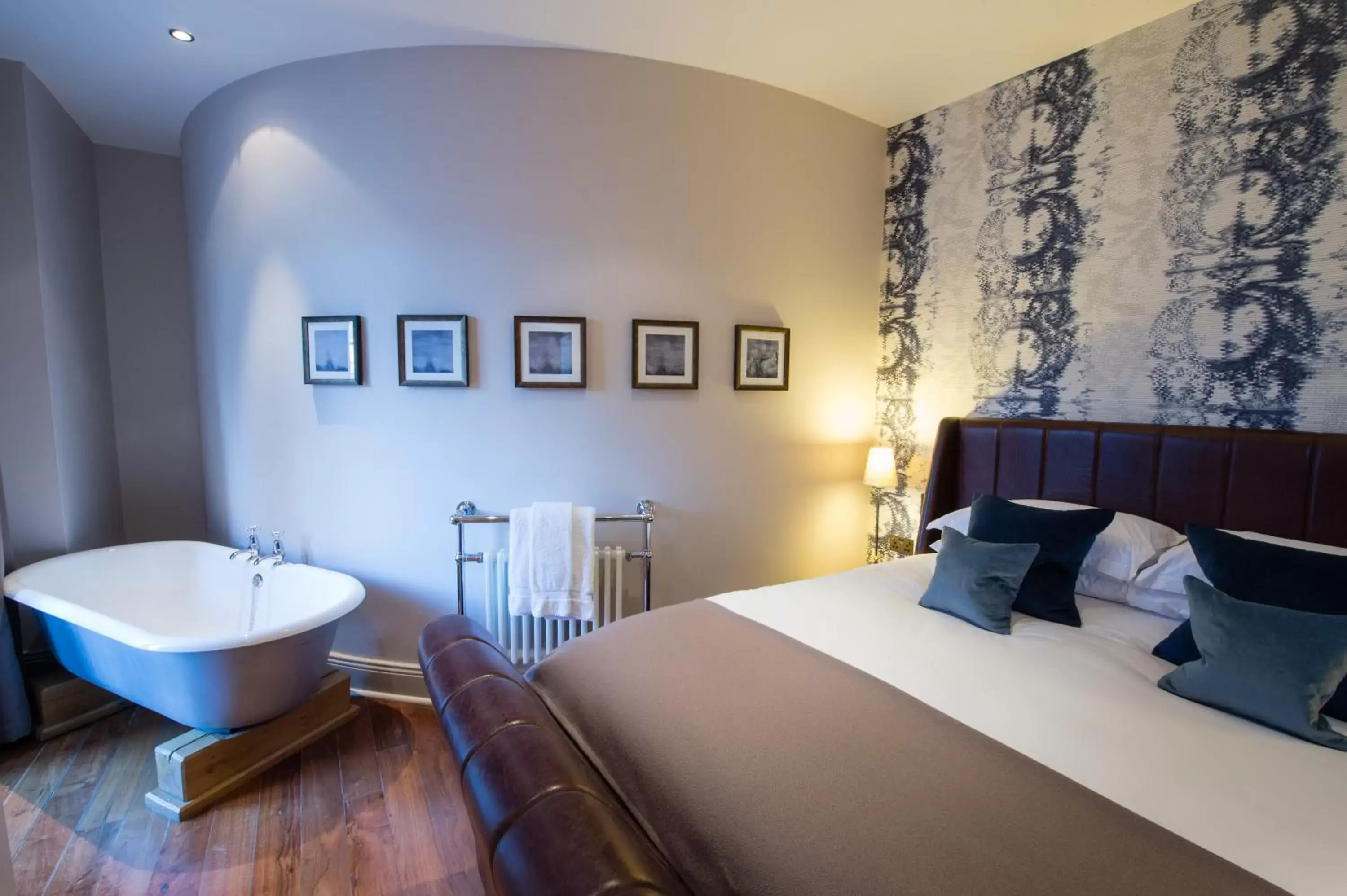 Junior Suite in Hotel du Vin & Bistro Harrogate Junior Suite in Hotel du Vin & Bistro Harrogate