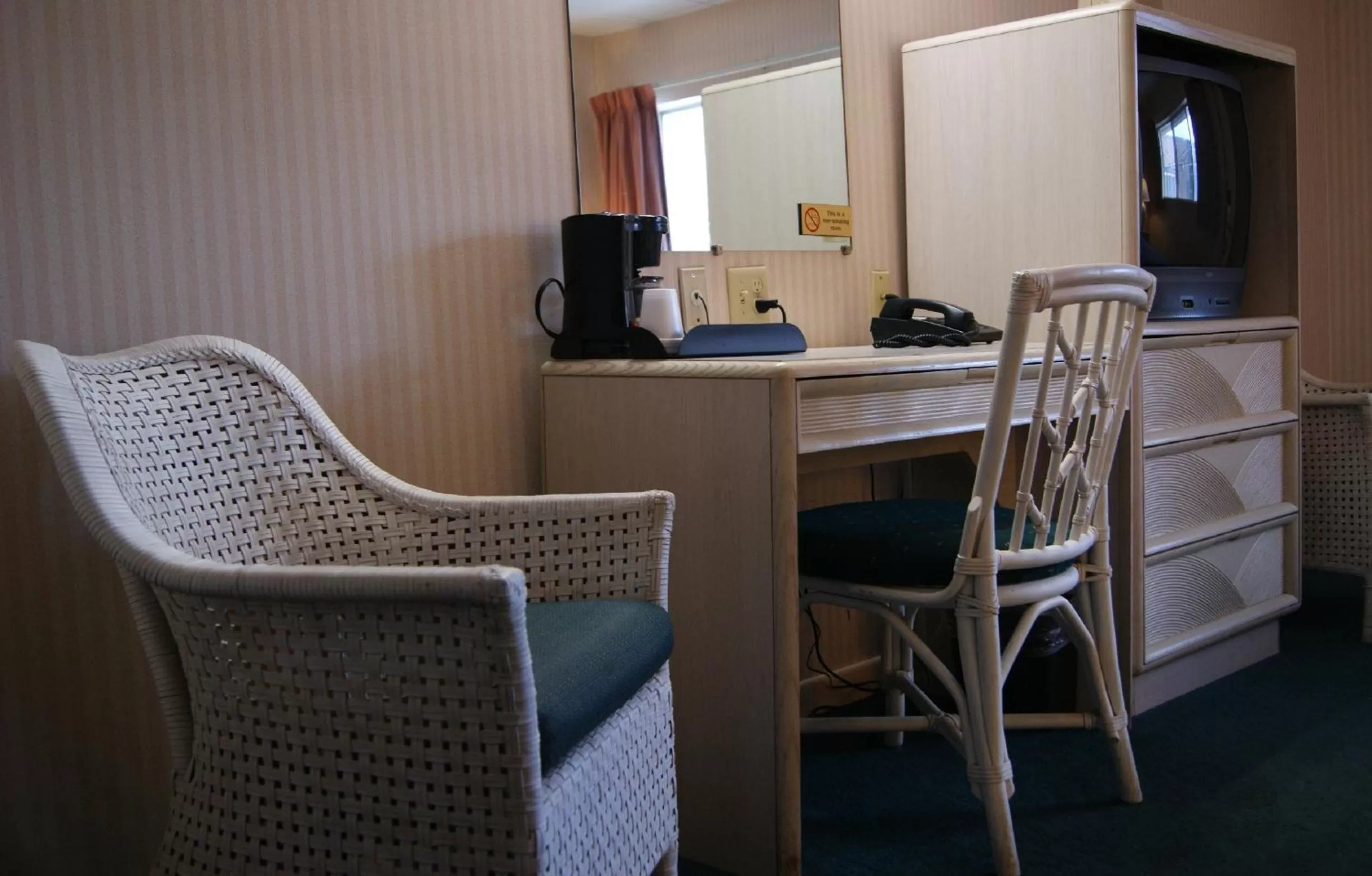 Seating area in Meadow Court Inn - Ithaca