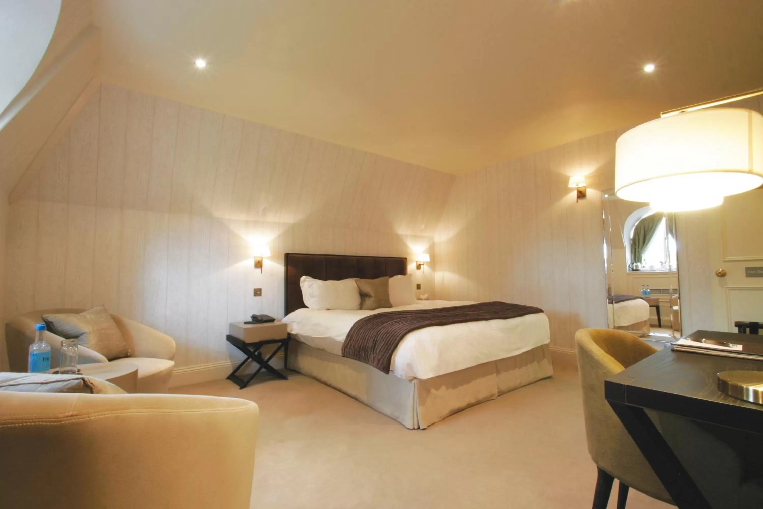 Bedroom, Bed in St Michael's Manor Hotel - St Albans