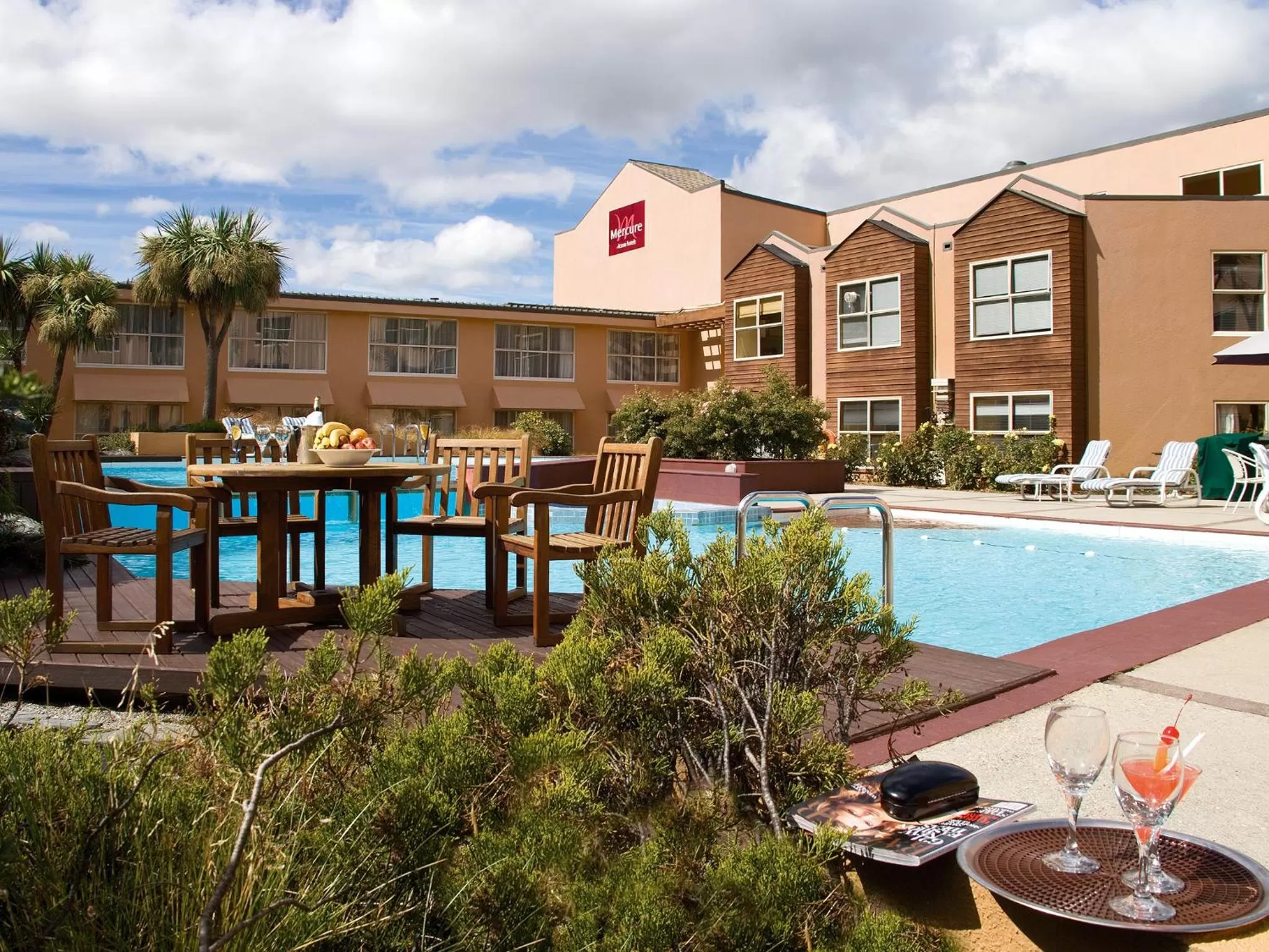 Swimming pool in Mercure Queenstown Resort
