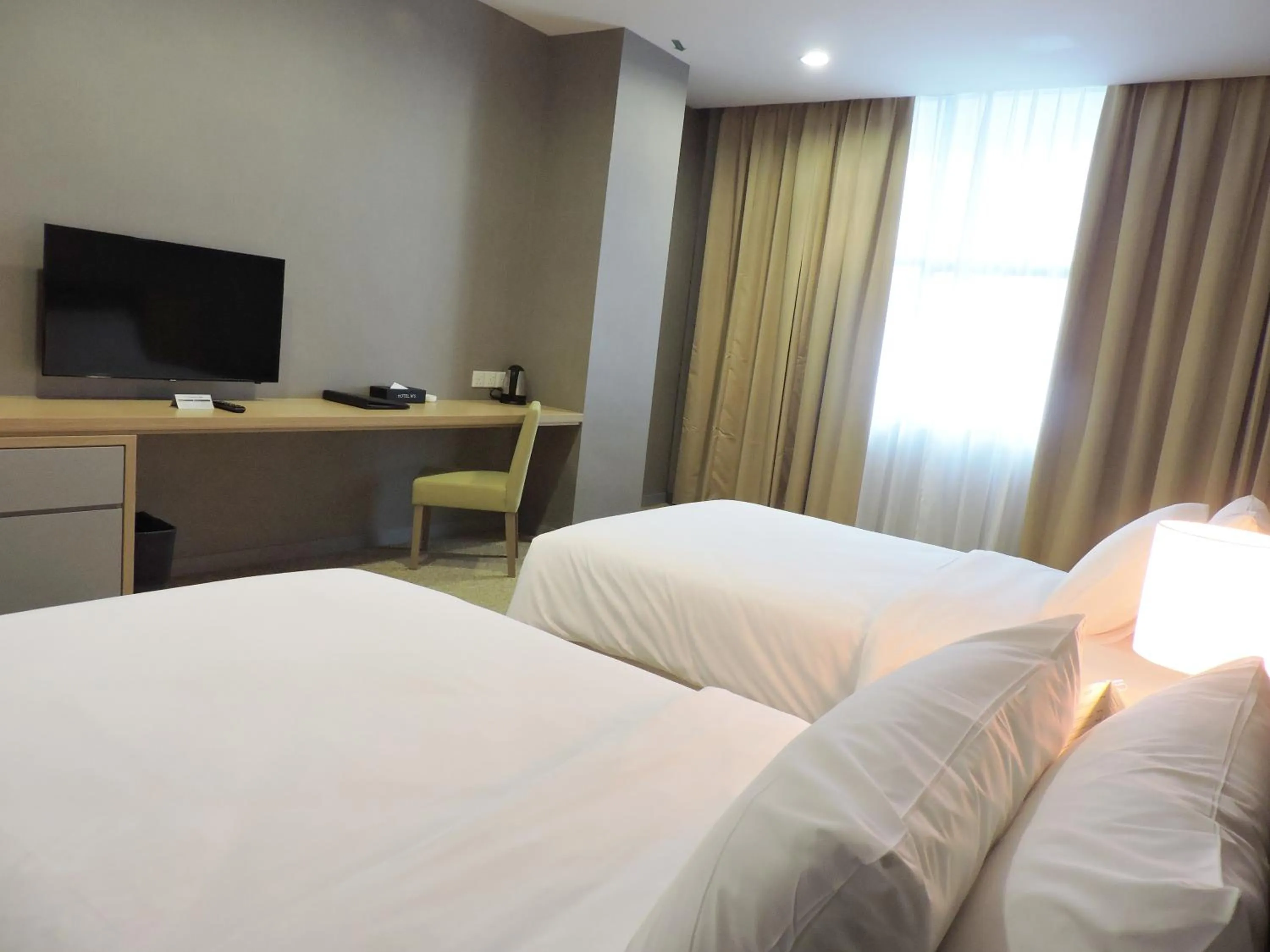 TV and multimedia, Bed in Hotel N°5