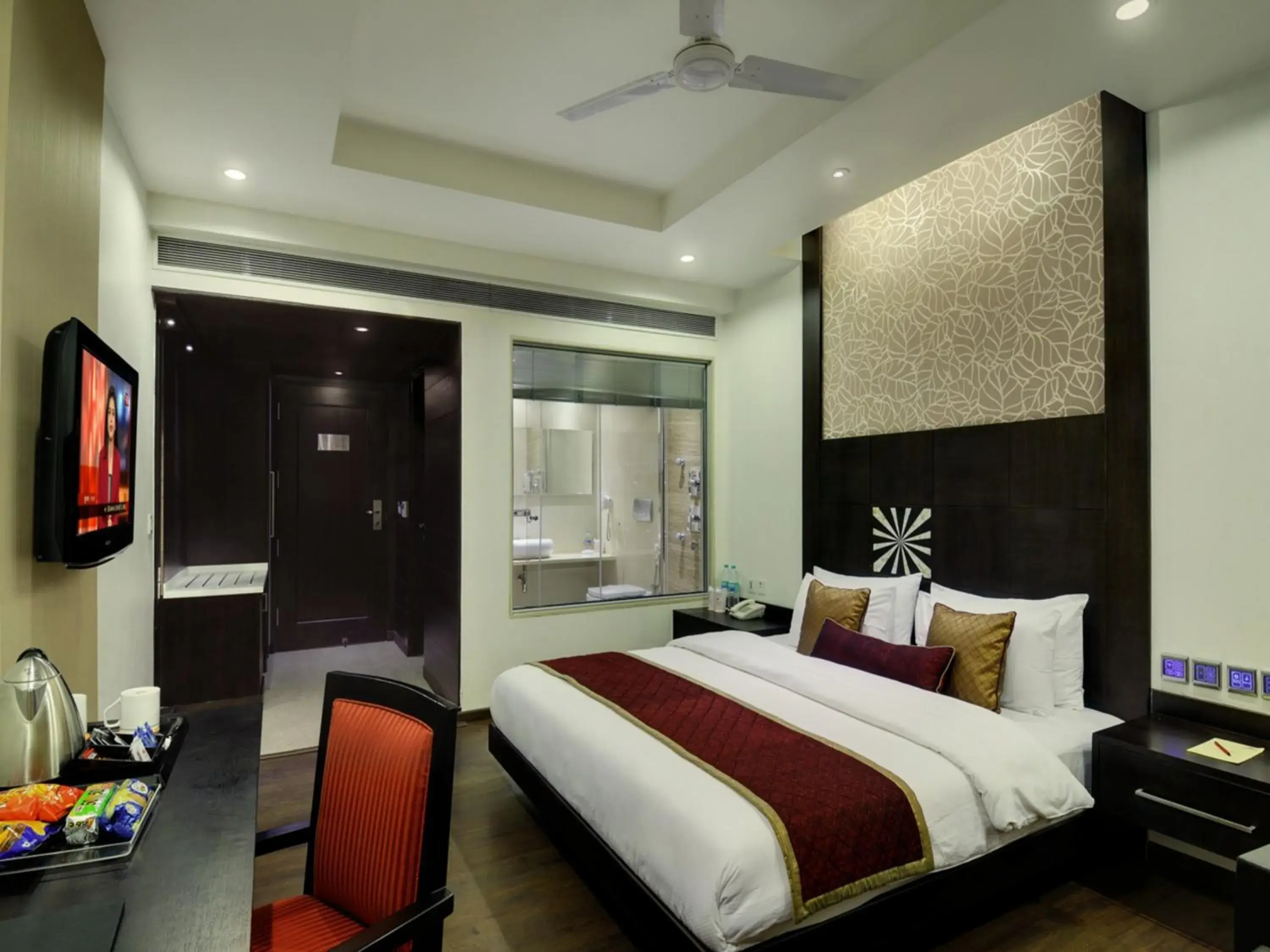 Executive Double Room in Hotel GODWIN DELUXE - New Delhi Railway Station - Paharganj Executive Double Room in Hotel GODWIN DELUXE - New Delhi Railway Station - Paharganj