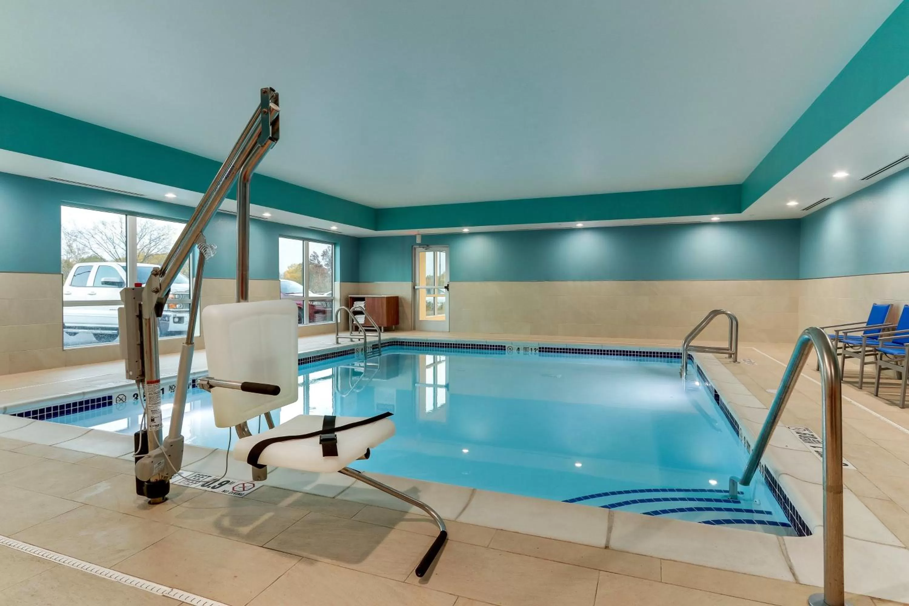 Swimming pool in Holiday Inn Express & Suites - Middletown - Goshen by IHG