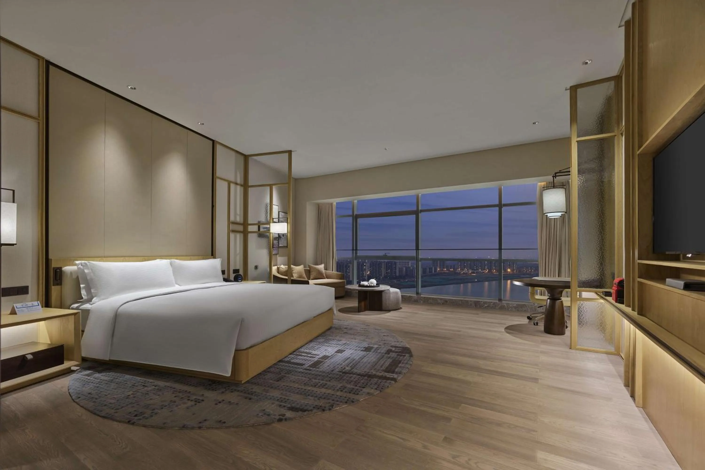 Living room, Bed in Hilton Suzhou Yinshan Lake