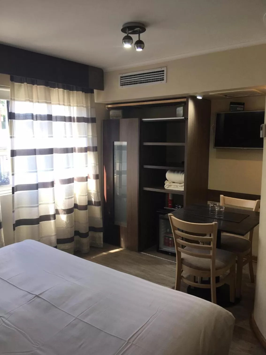 Coffee/tea facilities, Bed in Hotel Boutique Reyall