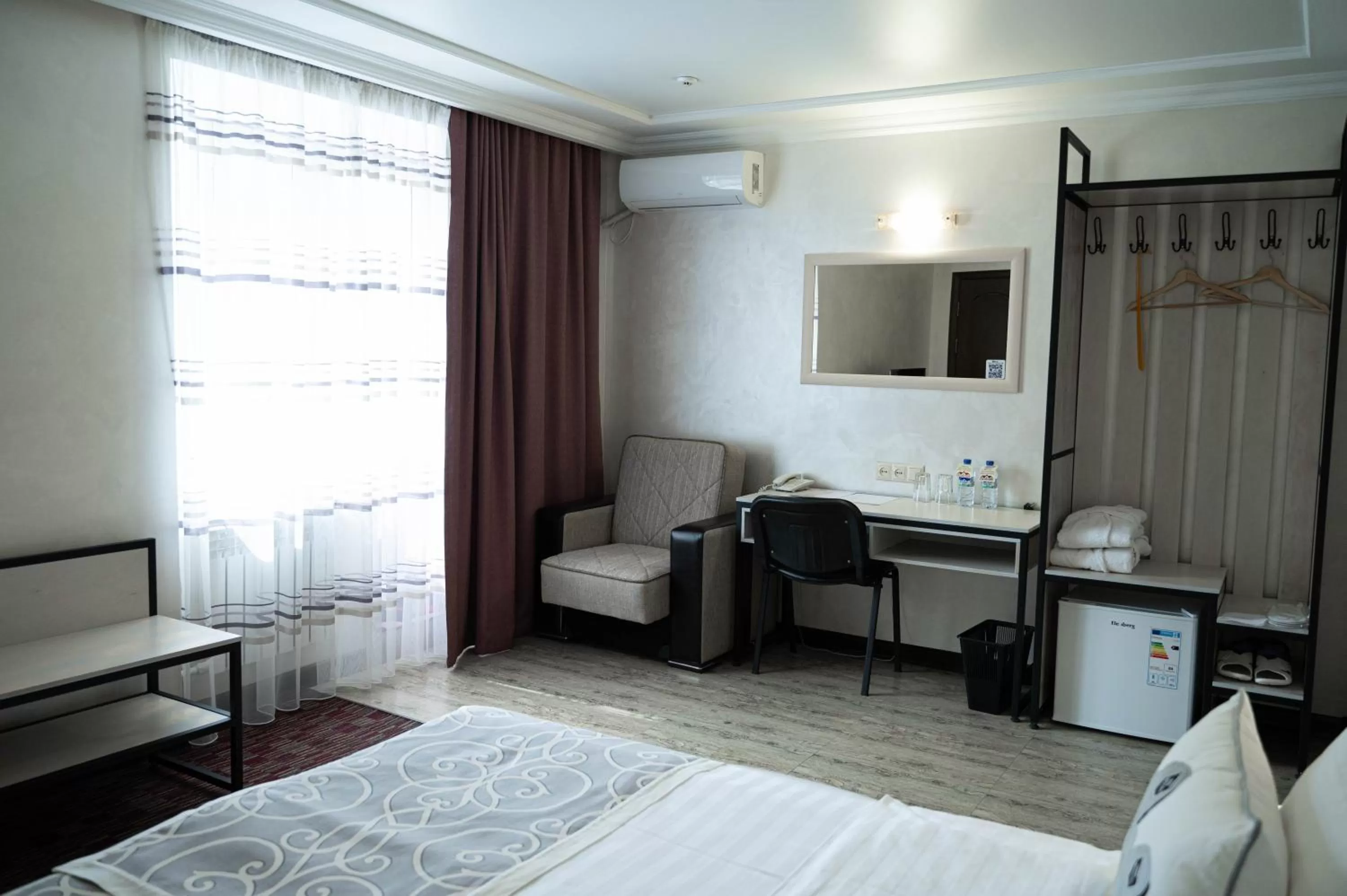 Photo of the whole room, Bed in UYUTNYY DOM