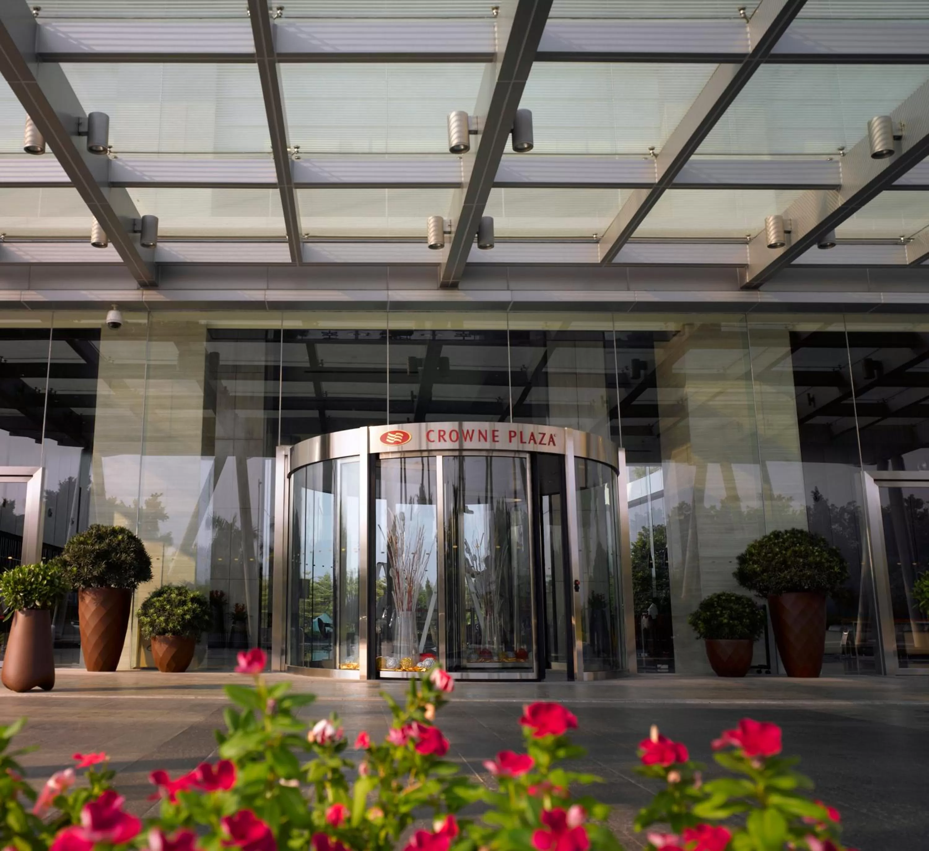 Property building in Crowne Plaza Guangzhou Huadu by IHG - Free Shuttle bus between hotel to Exhibition Center During Canton Fair