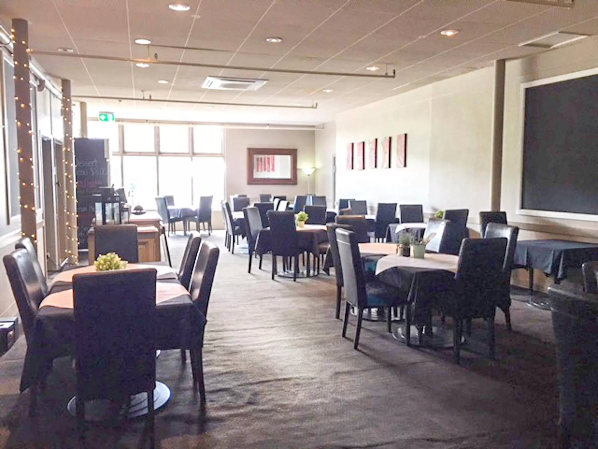 Restaurant/places to eat in Commercial Hotel Motel Lithgow
