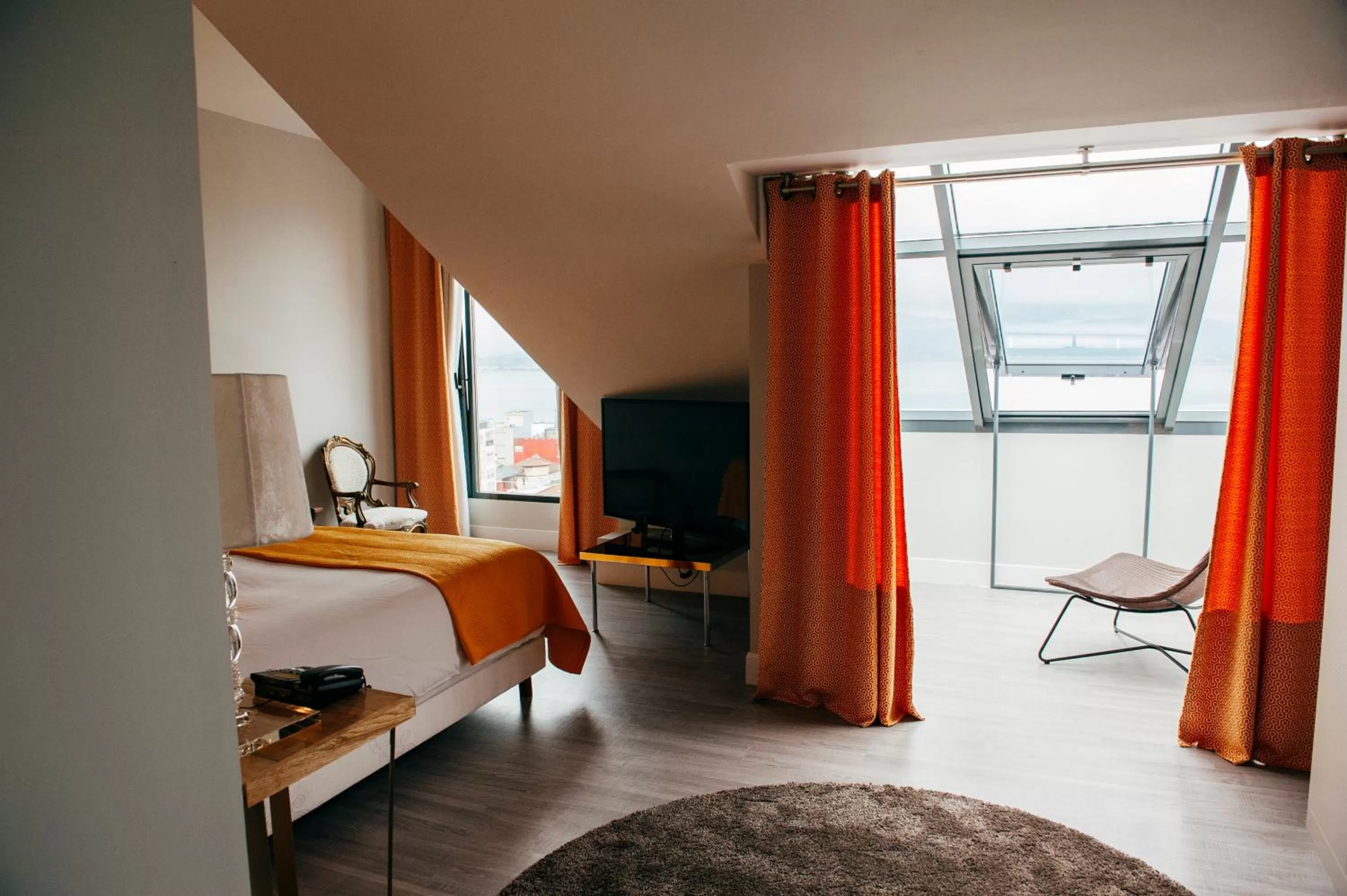 Balcony/Terrace, Bed in Hotel Art Santander