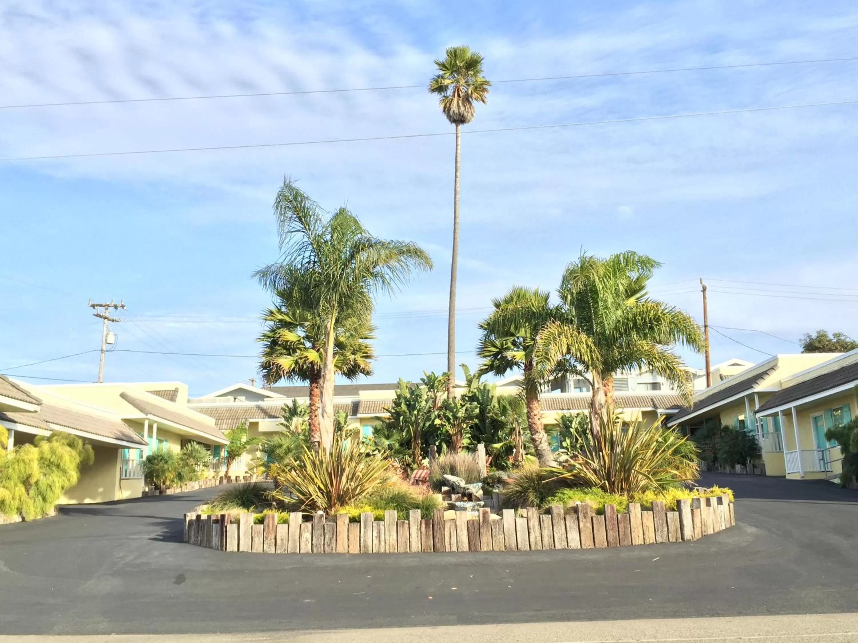 Facade/entrance in Beach Bungalow Inn and Suites