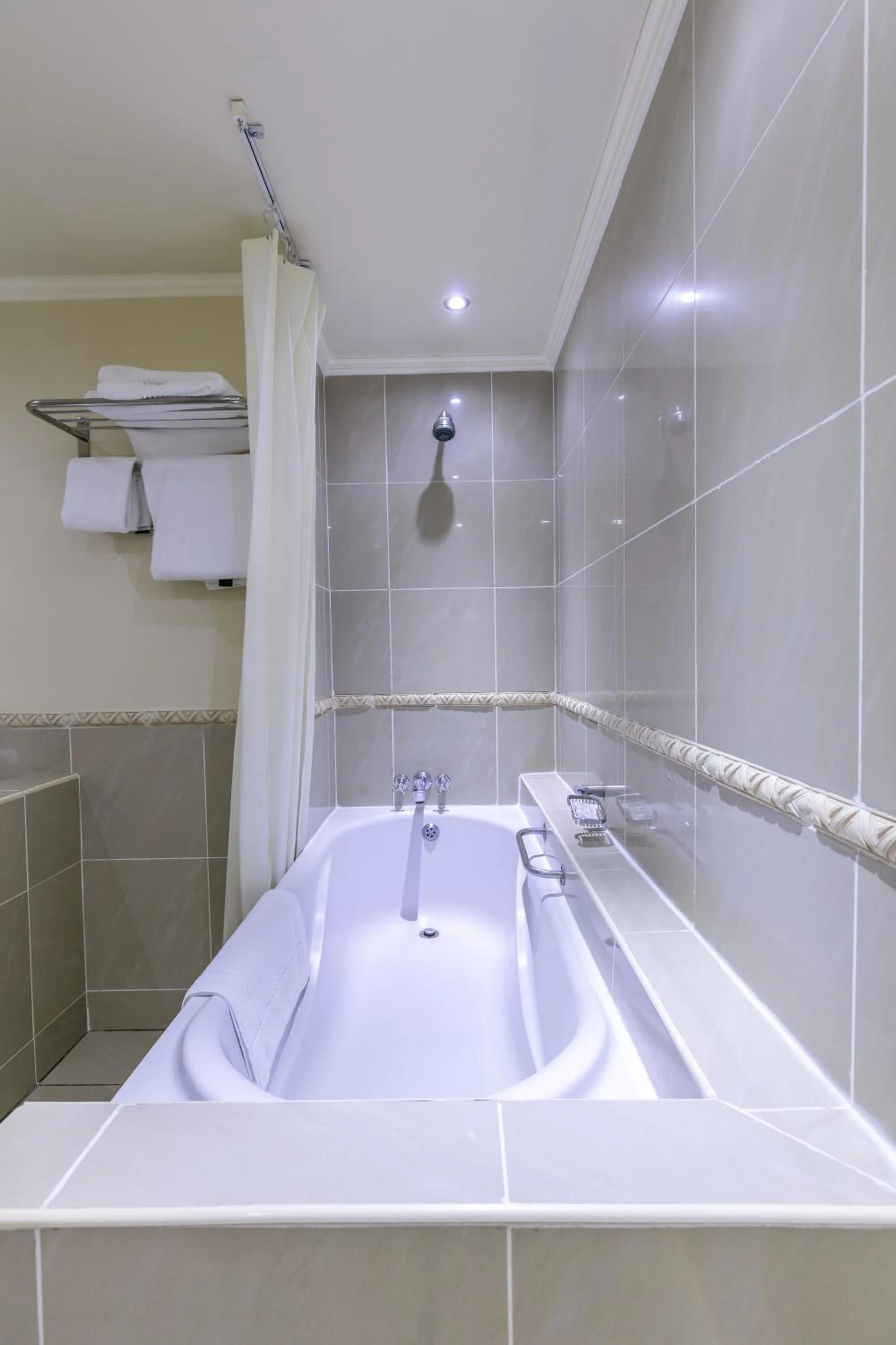 Bathroom in Cresta President Hotel